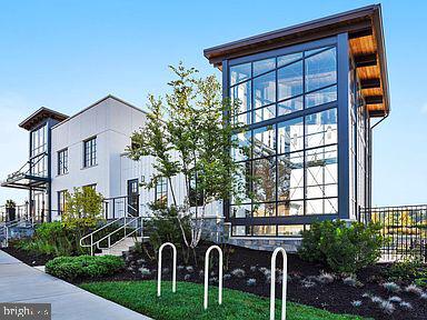 CROWN FARM - Residential