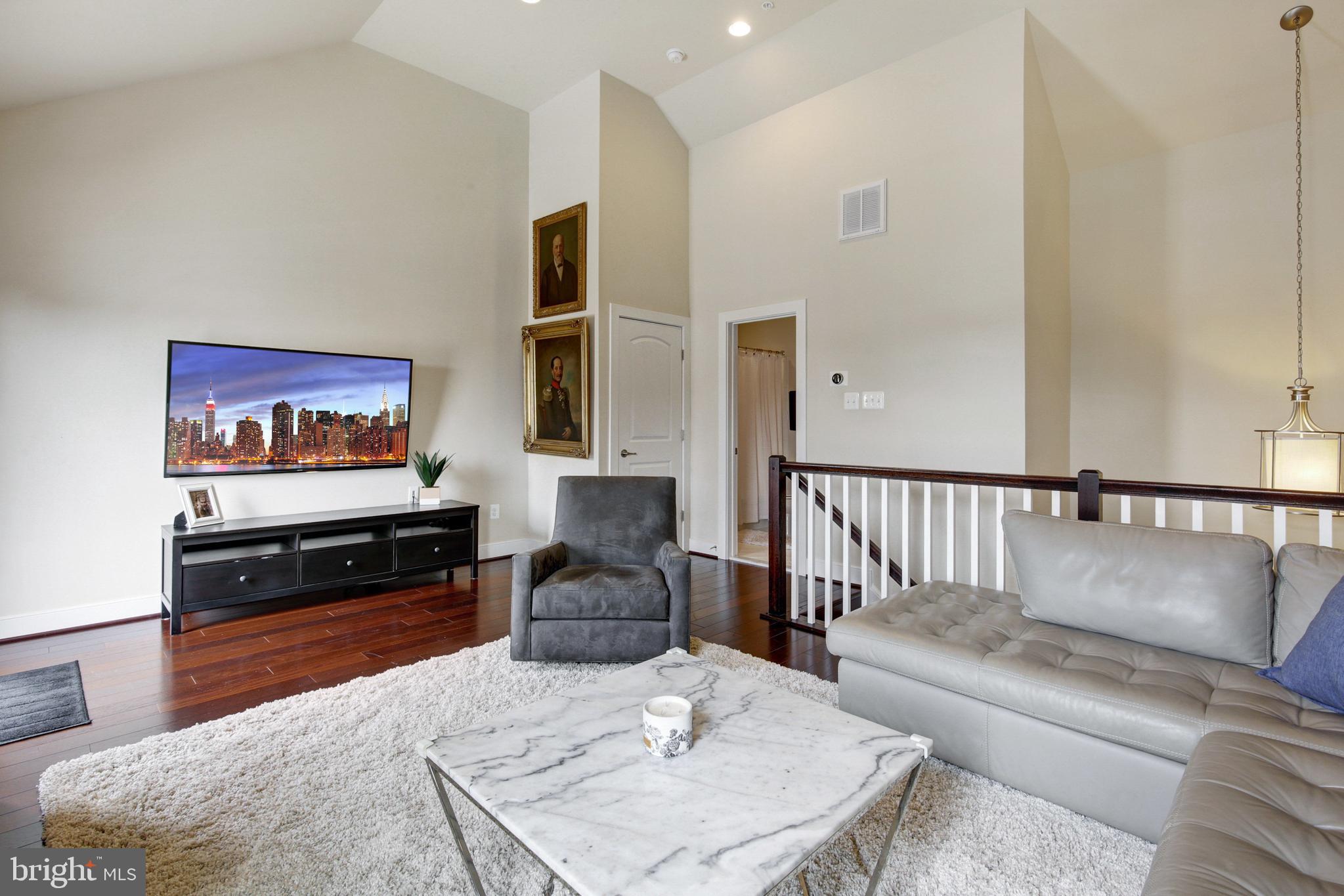 CROWN FARM - Residential