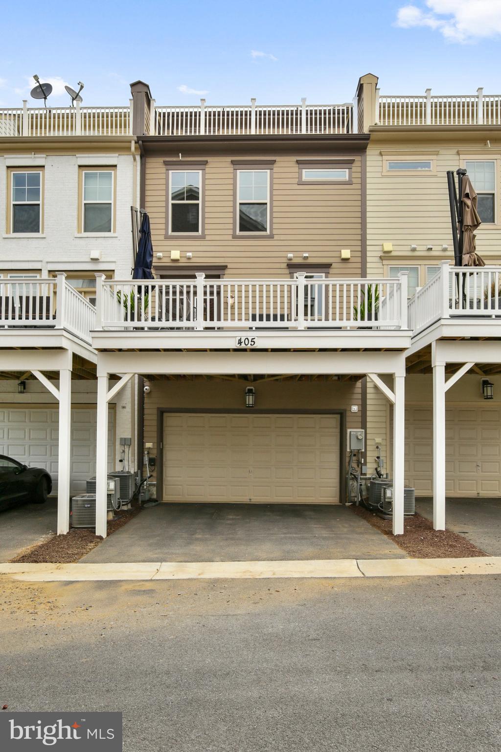 CROWN FARM - Residential