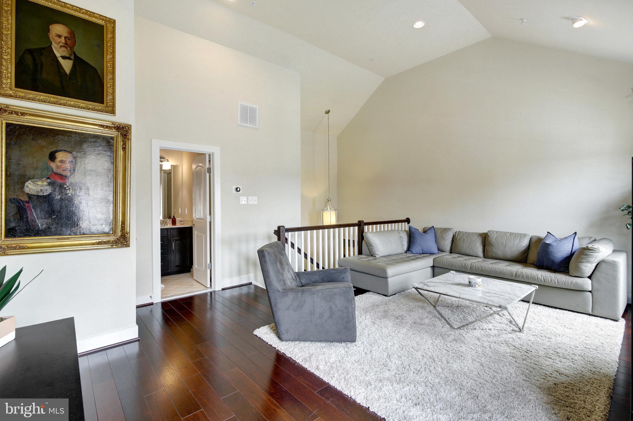 CROWN FARM - Residential