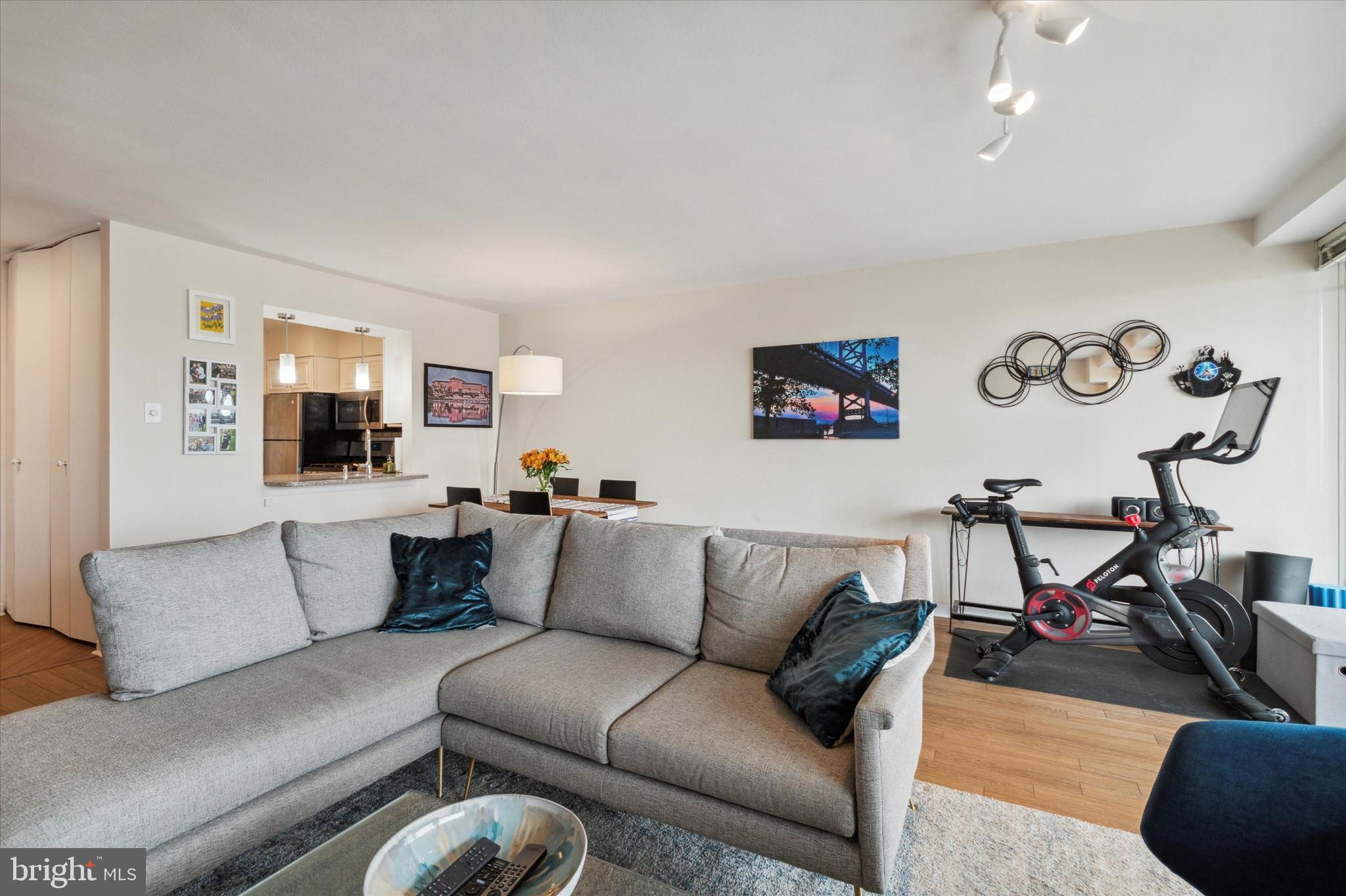 ART MUSEUM AREA - Residential