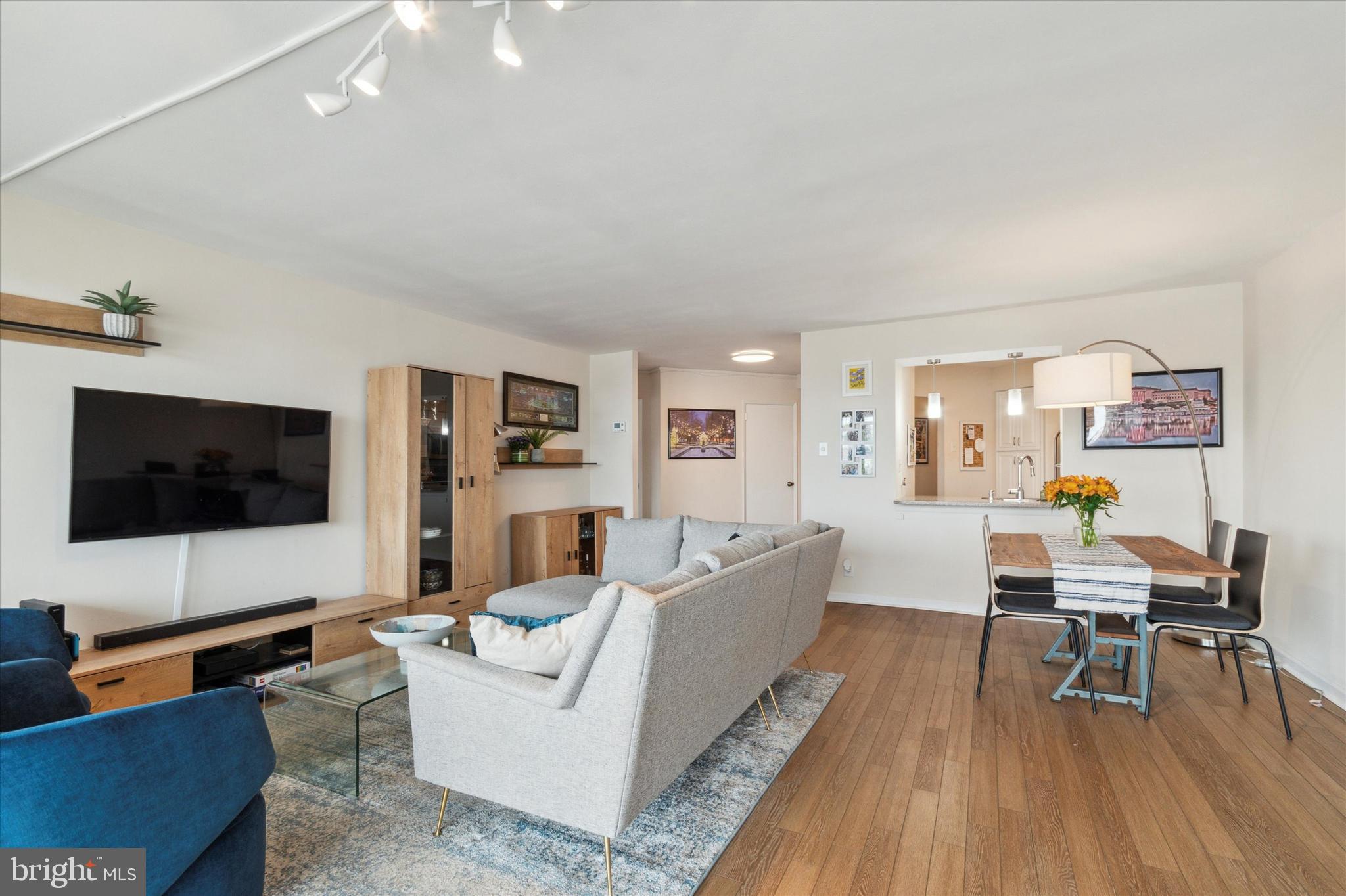 ART MUSEUM AREA - Residential