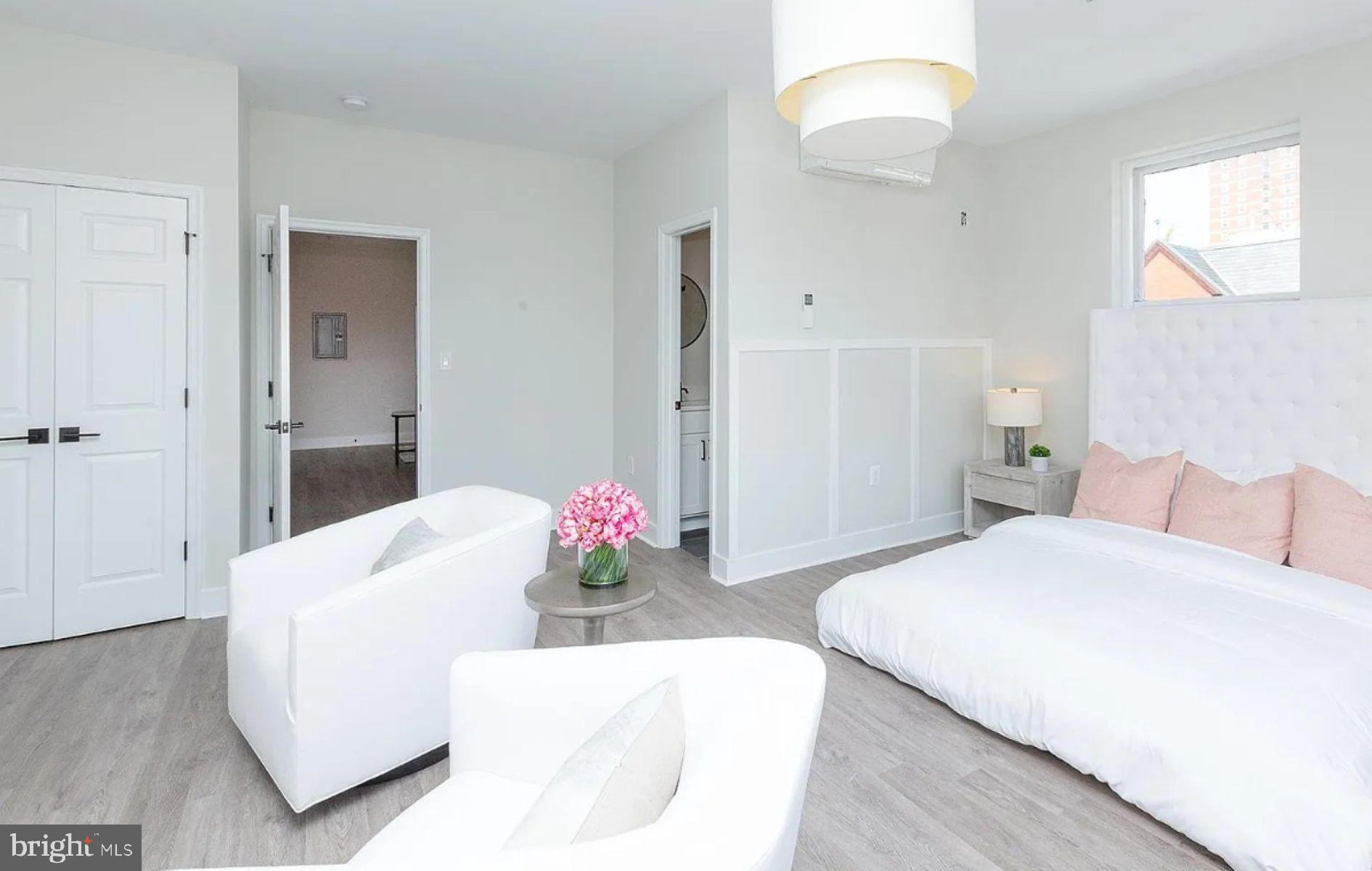 MOUNT VERNON PLACE HISTORIC DISTRICT - Residential Lease