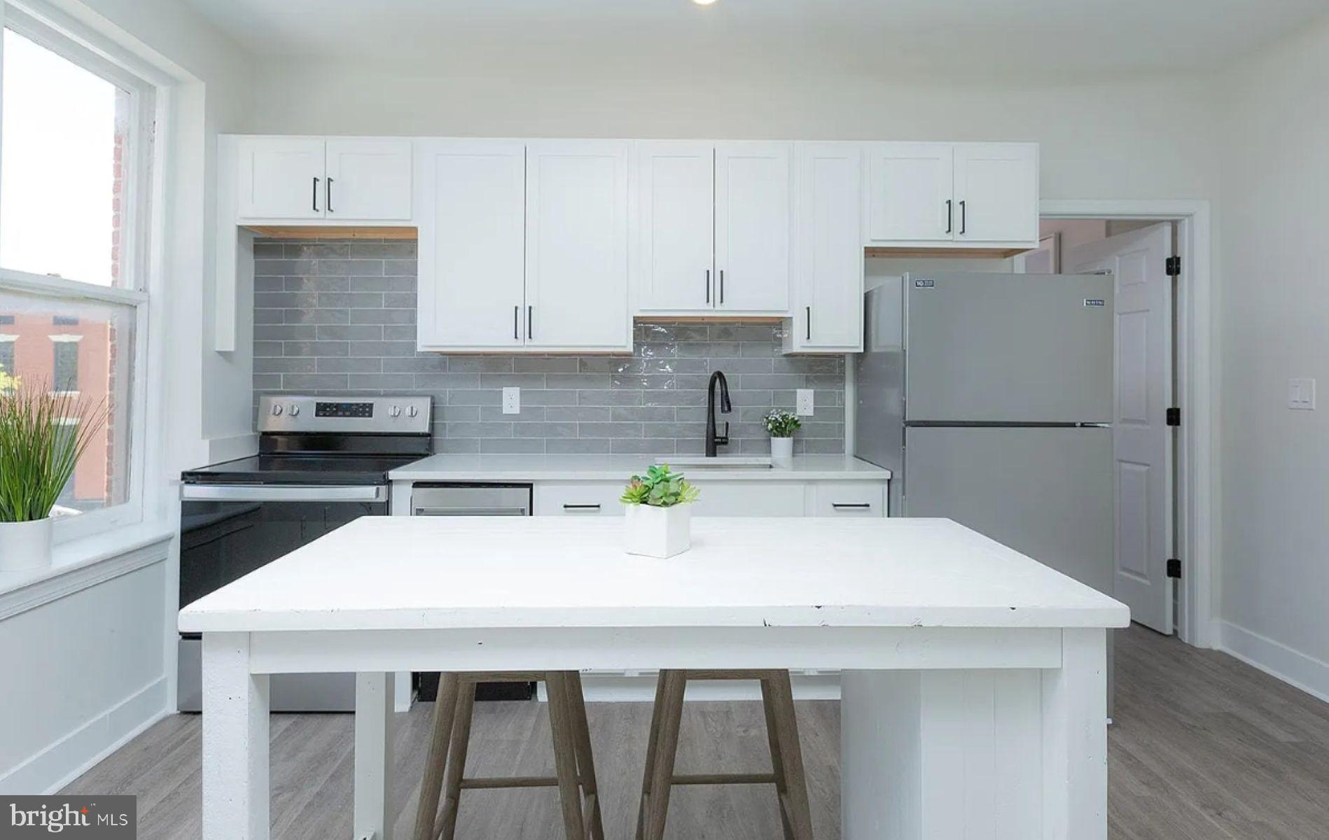 MOUNT VERNON PLACE HISTORIC DISTRICT - Residential Lease