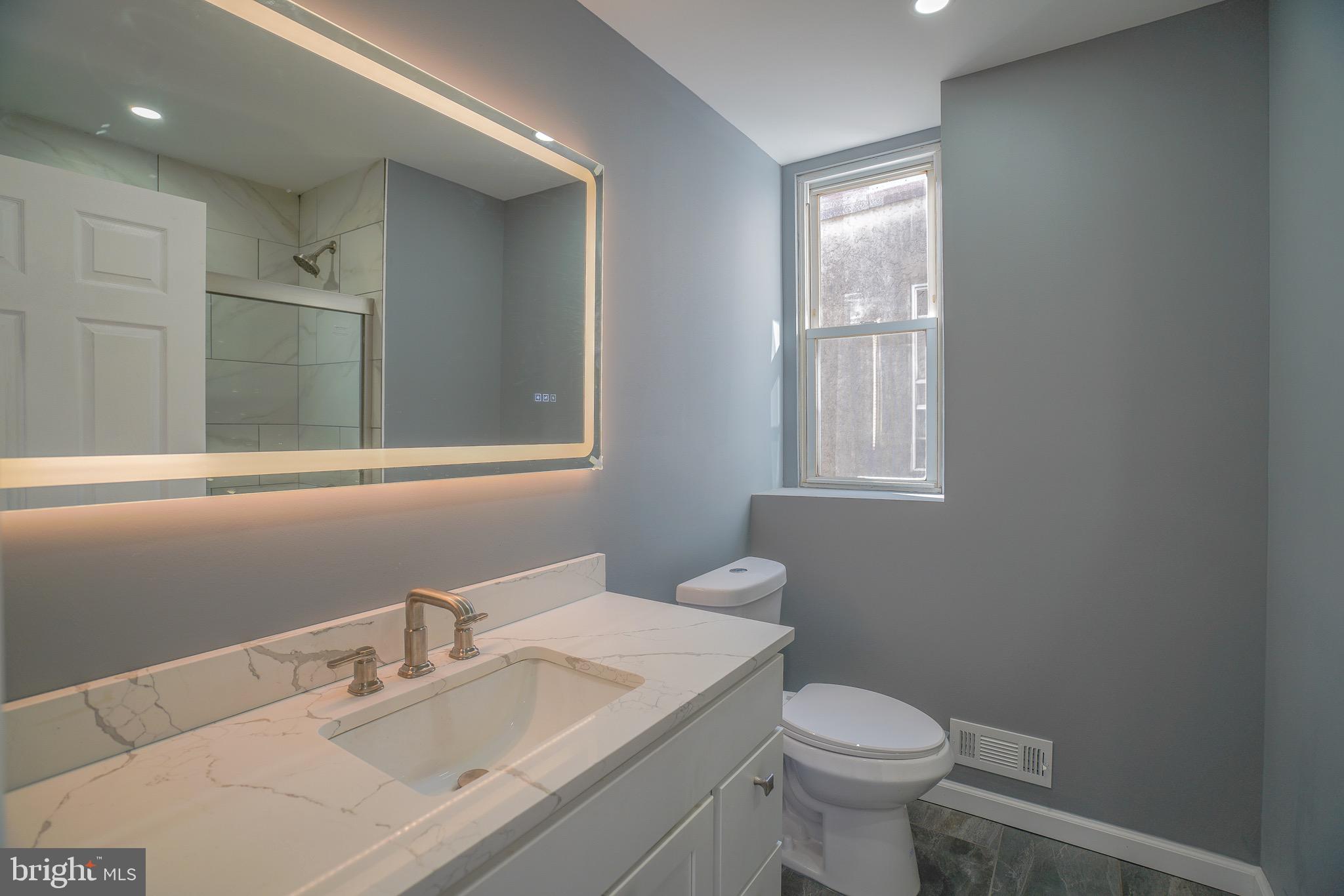 OXFORD CIRCLE - Residential