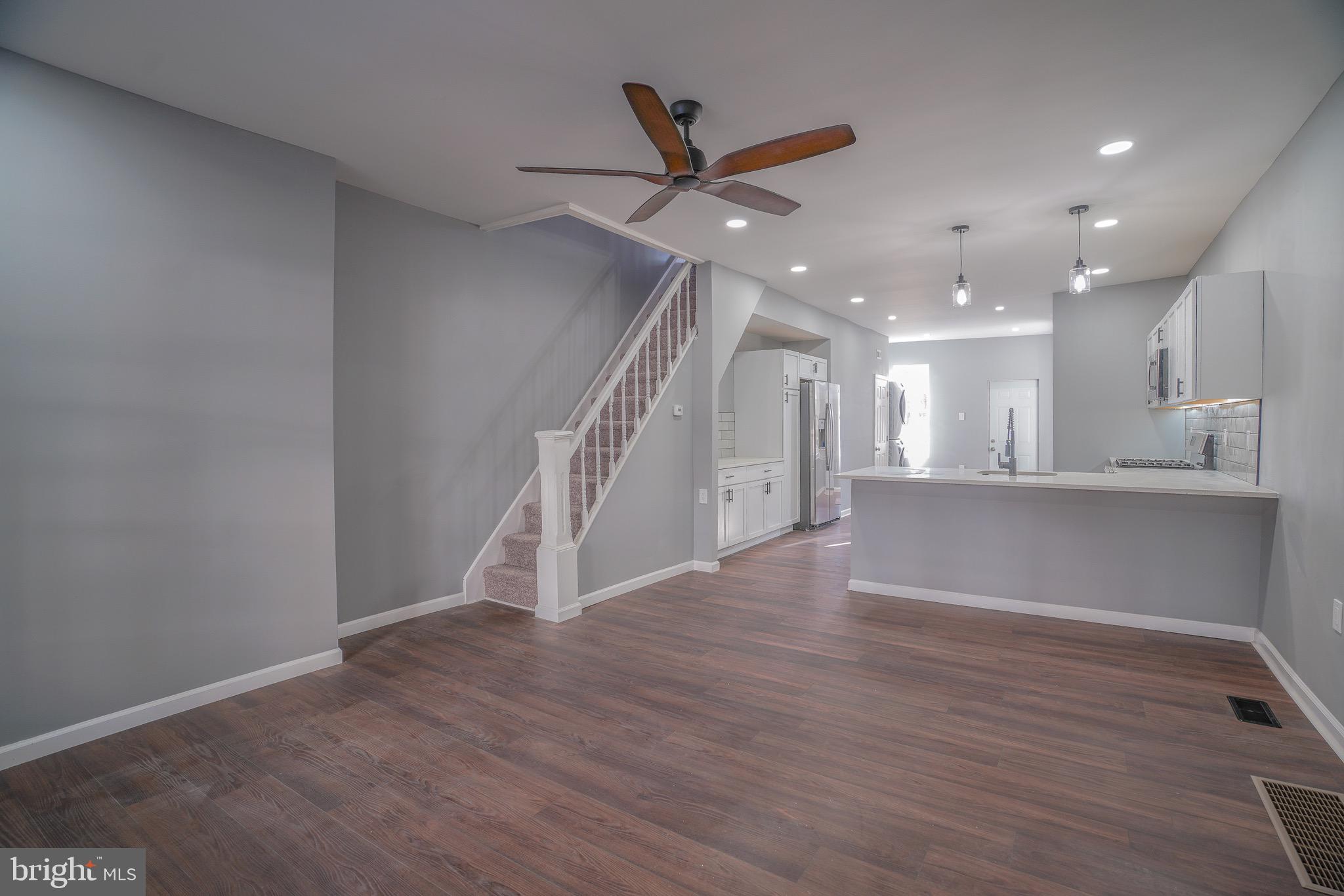 OXFORD CIRCLE - Residential