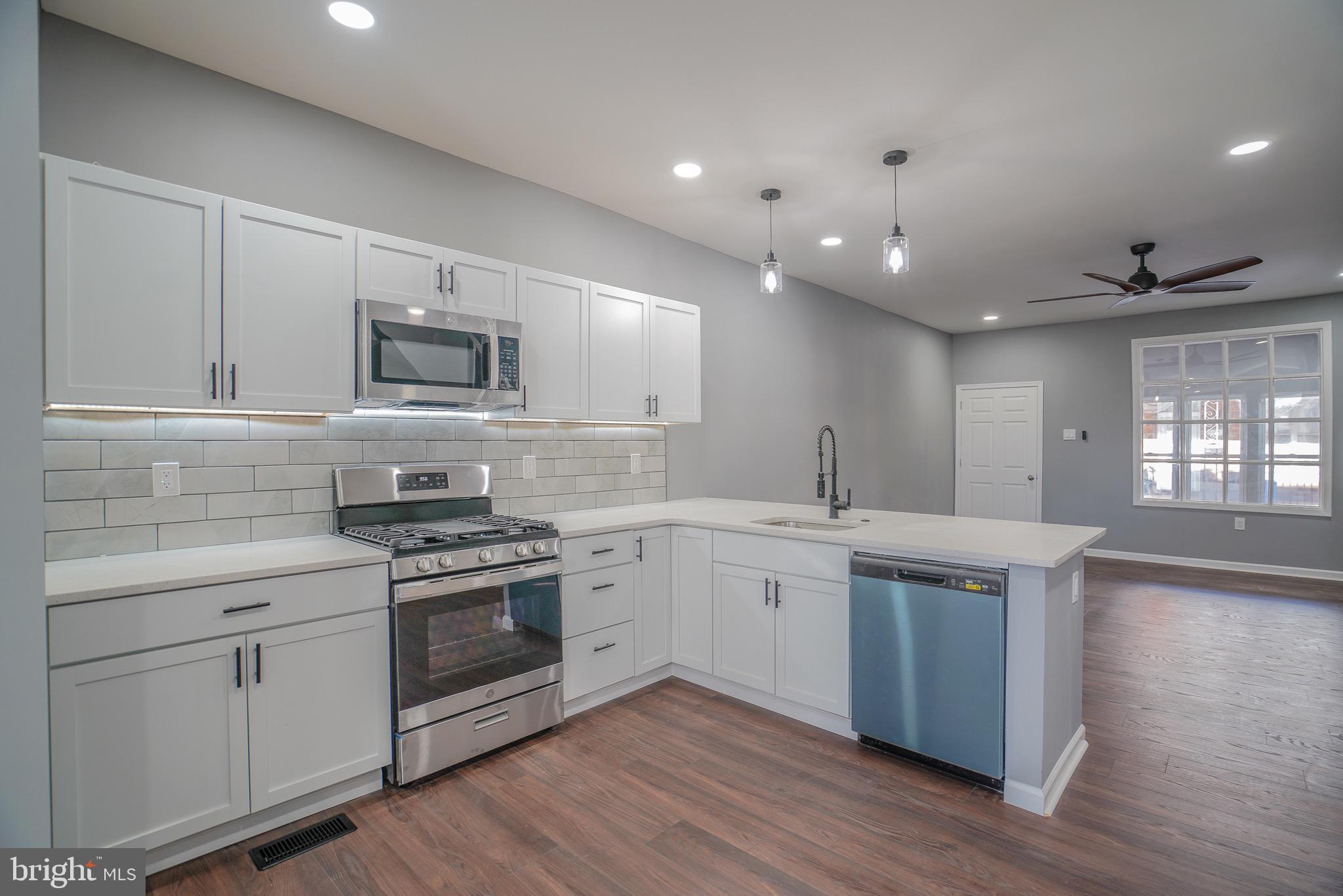 OXFORD CIRCLE - Residential