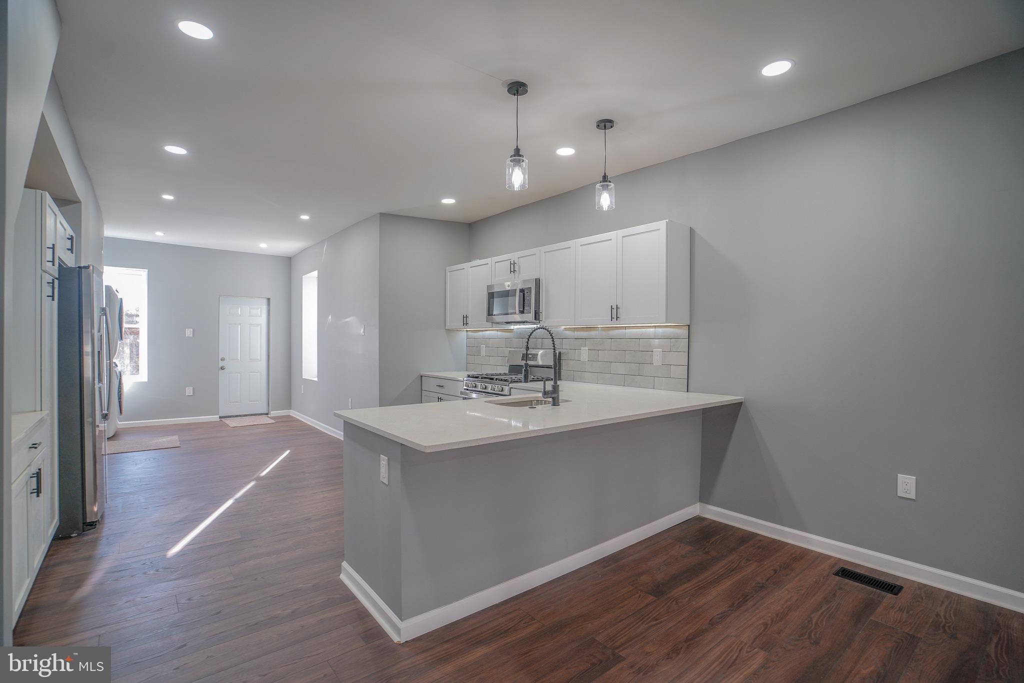 OXFORD CIRCLE - Residential