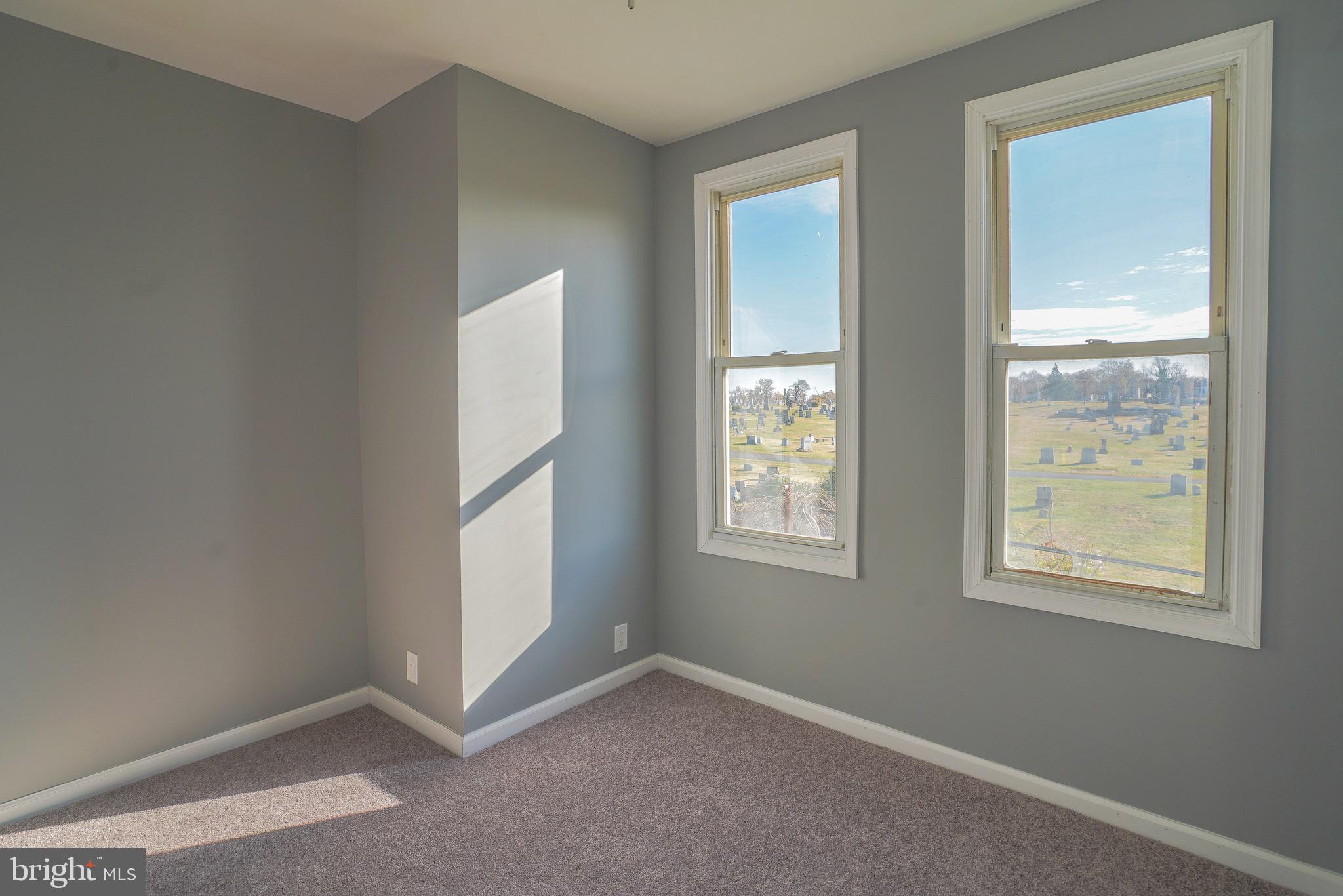 OXFORD CIRCLE - Residential