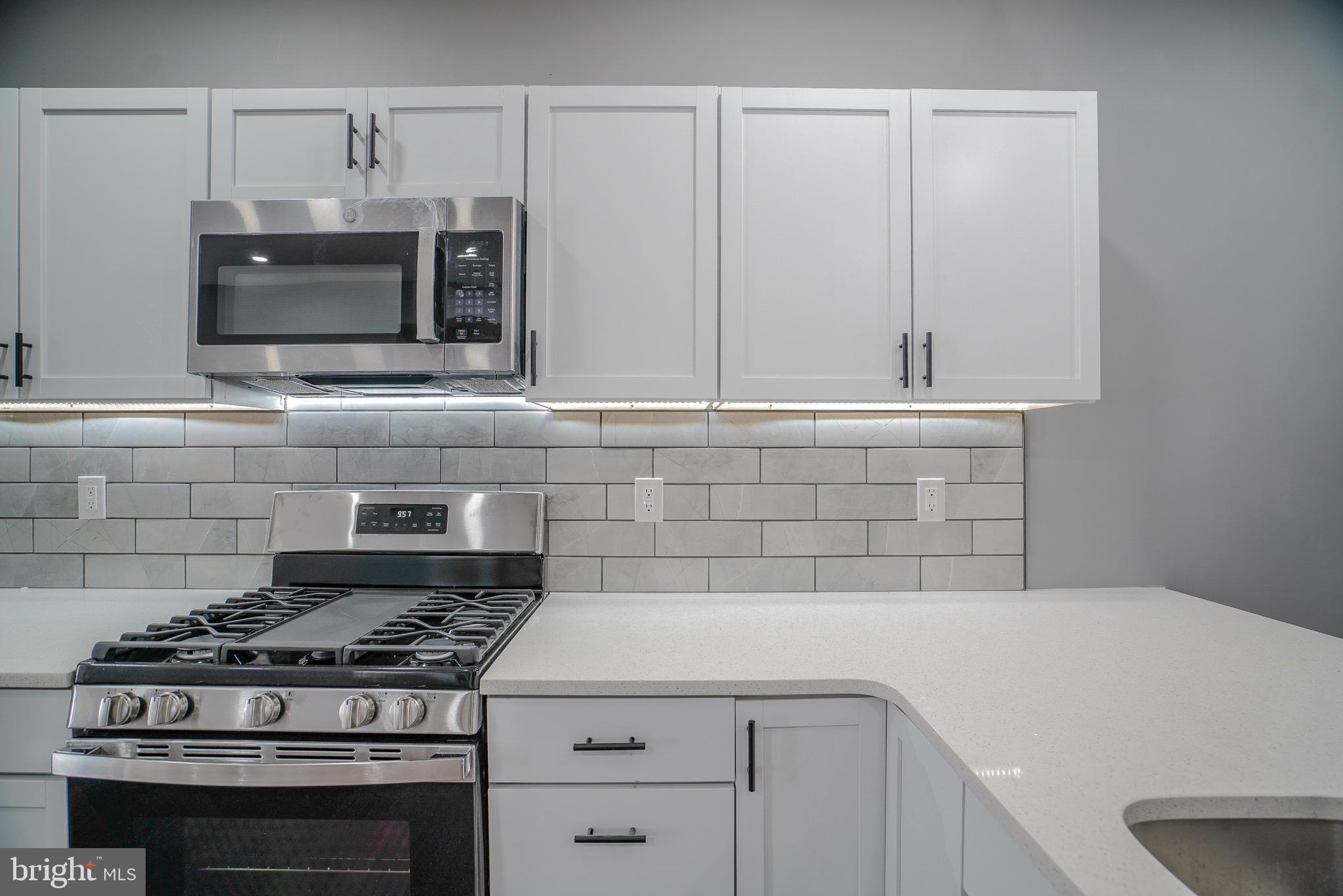 OXFORD CIRCLE - Residential