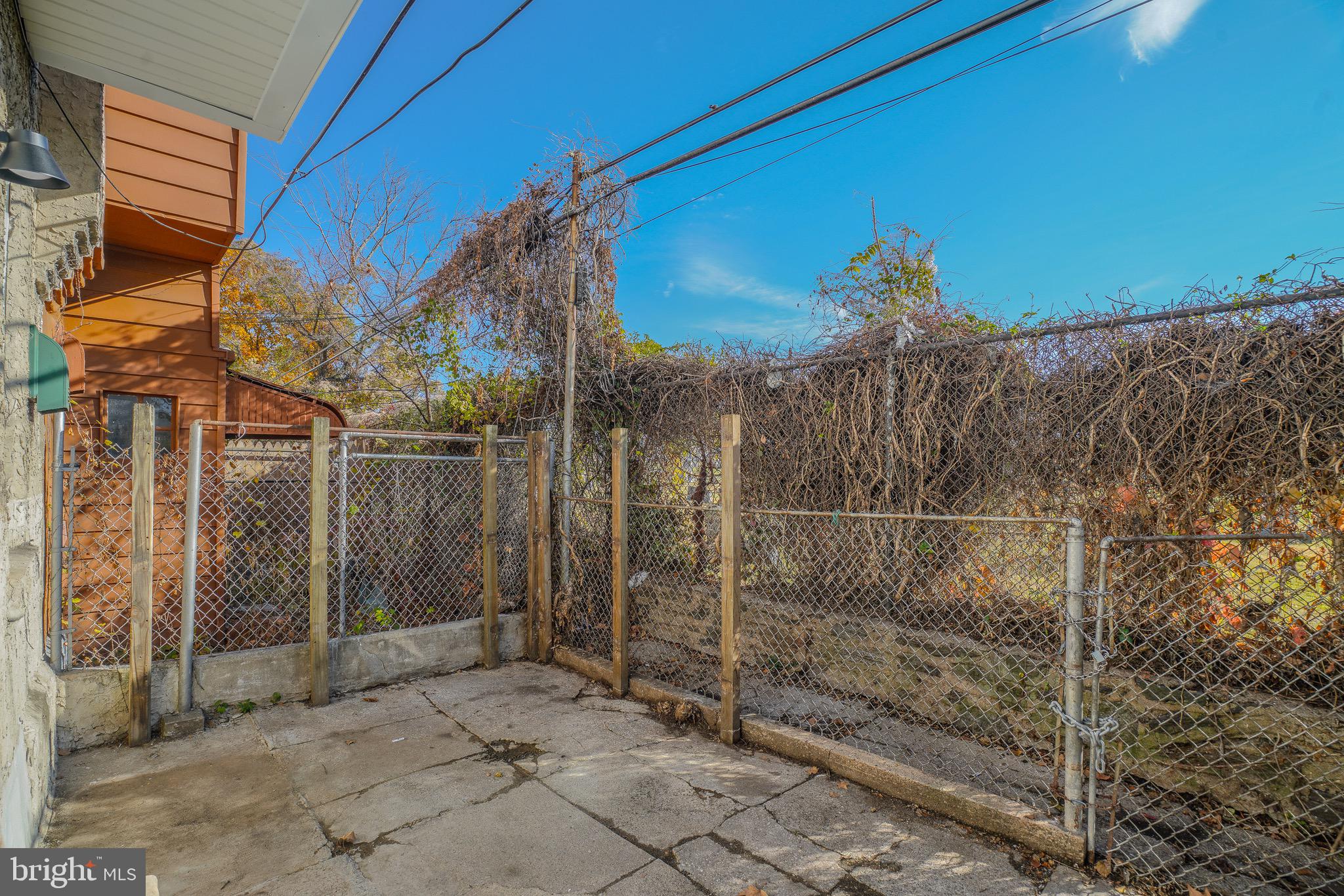 OXFORD CIRCLE - Residential