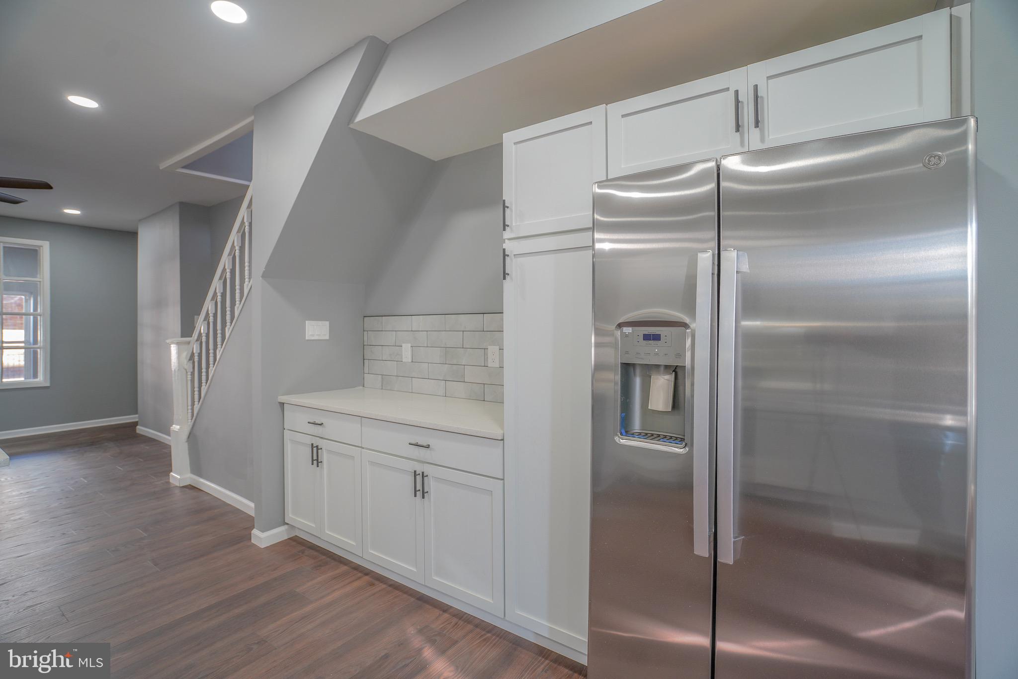 OXFORD CIRCLE - Residential