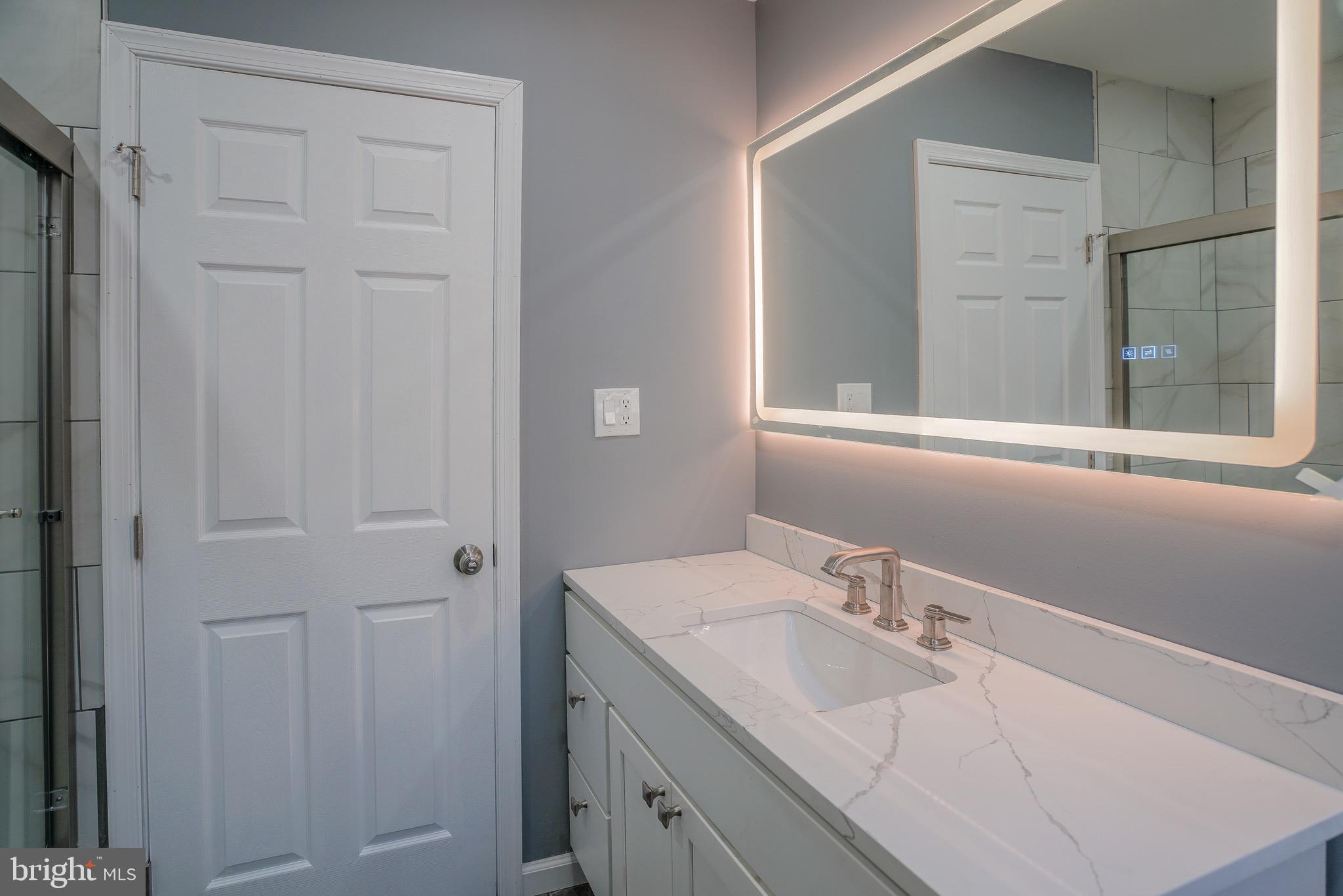 OXFORD CIRCLE - Residential