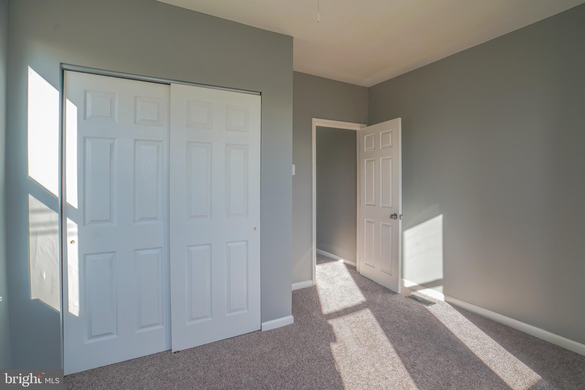 OXFORD CIRCLE - Residential