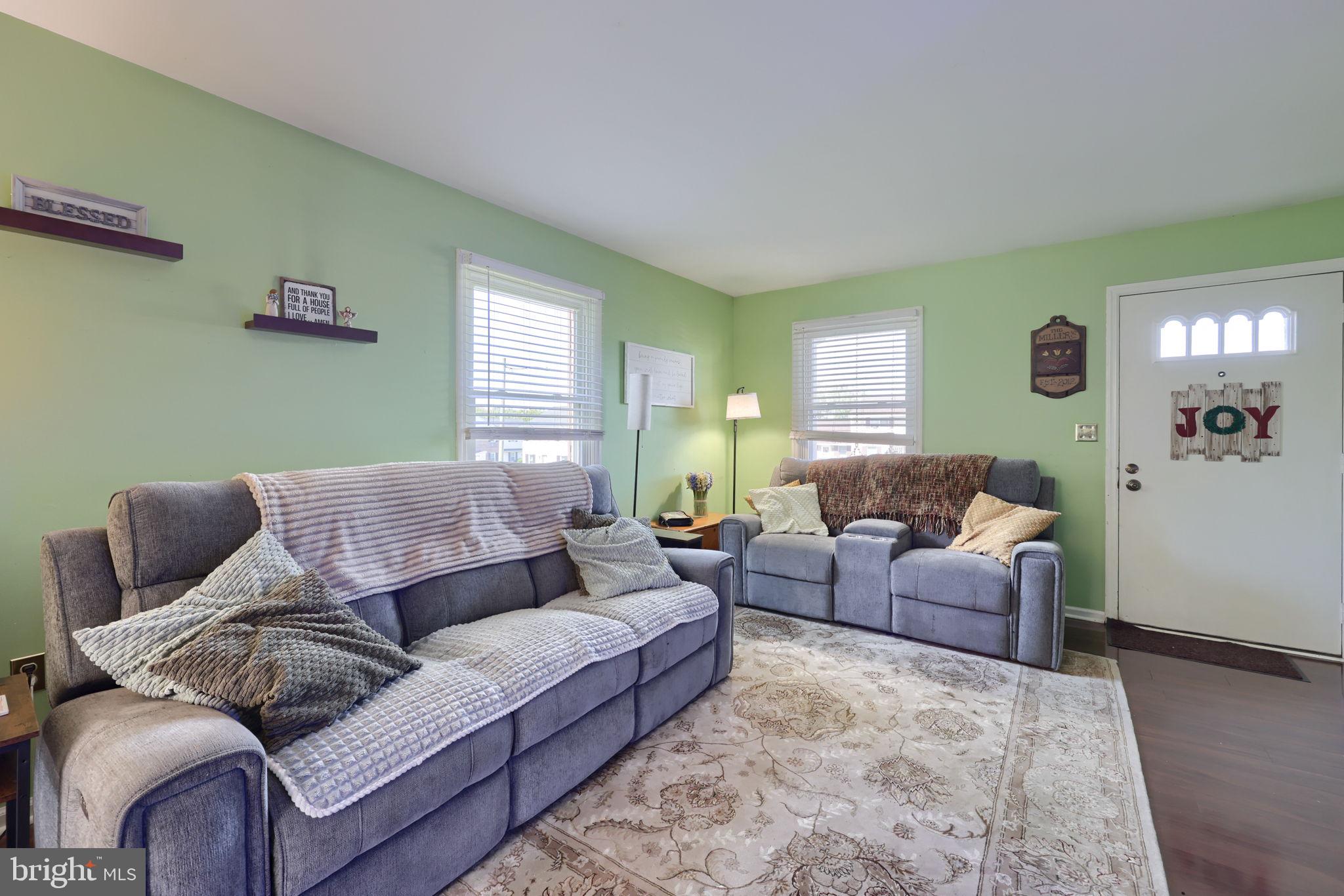 263 COLONIAL DRIVE