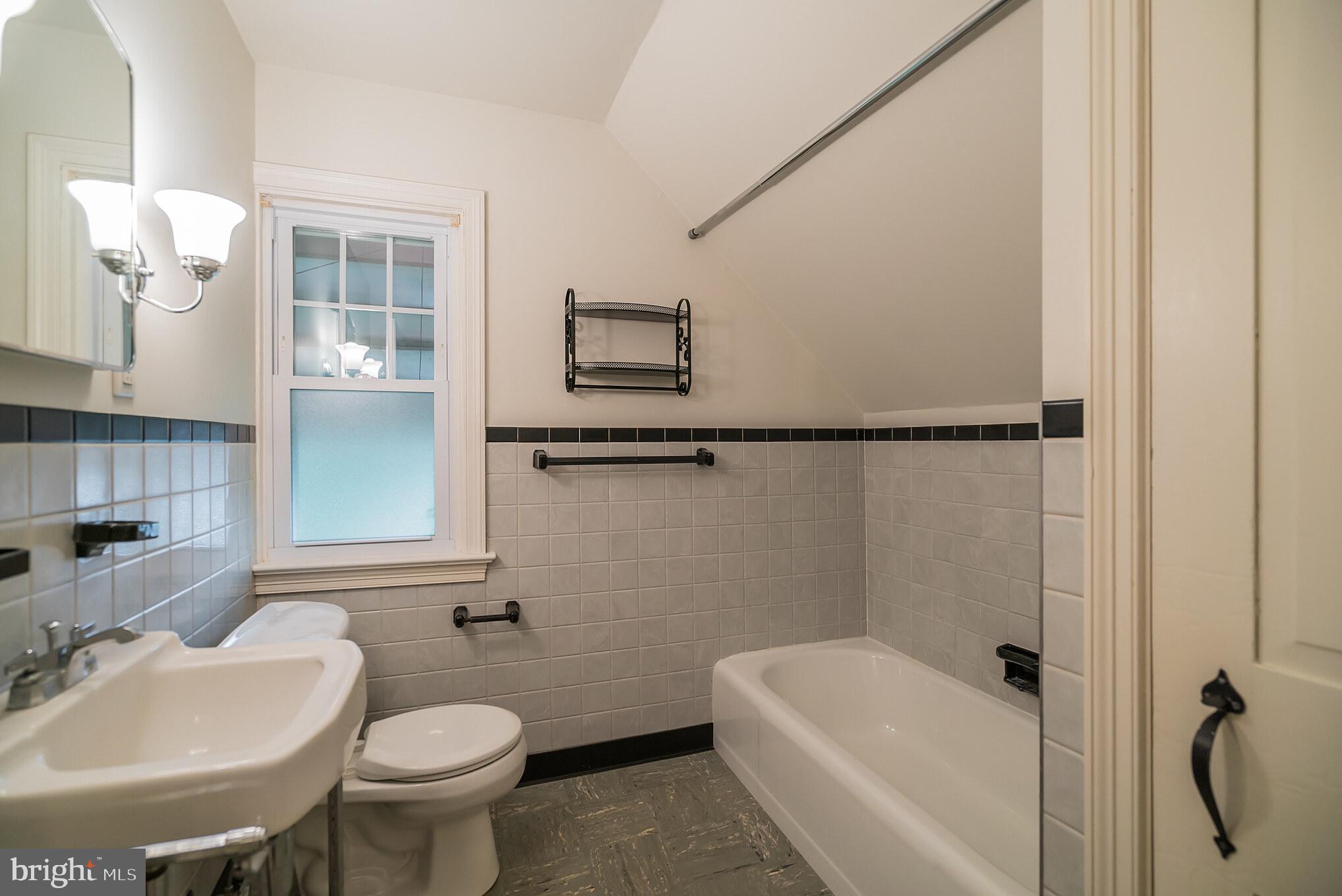 MAPLEWOOD - Residential Lease