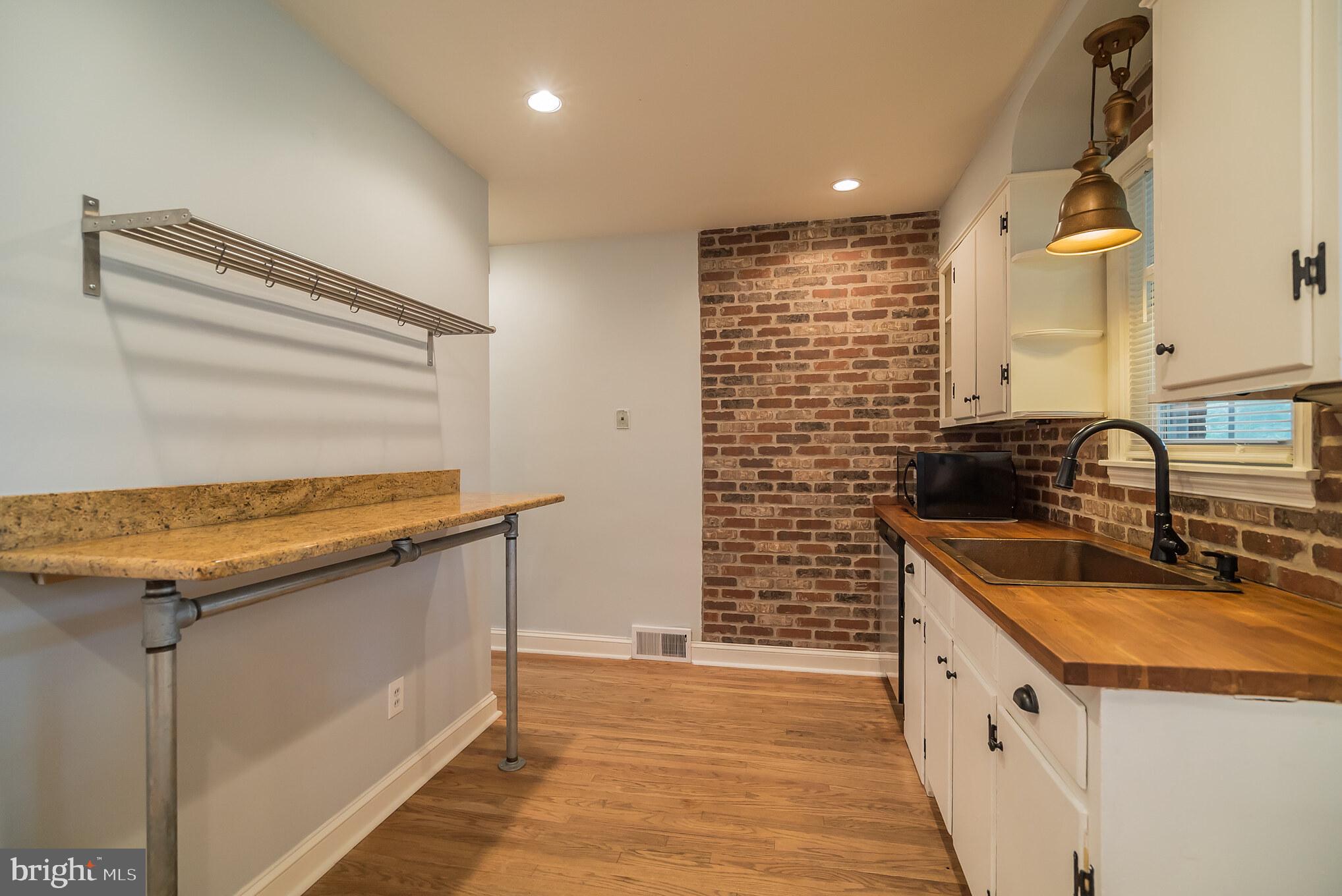 MAPLEWOOD - Residential Lease