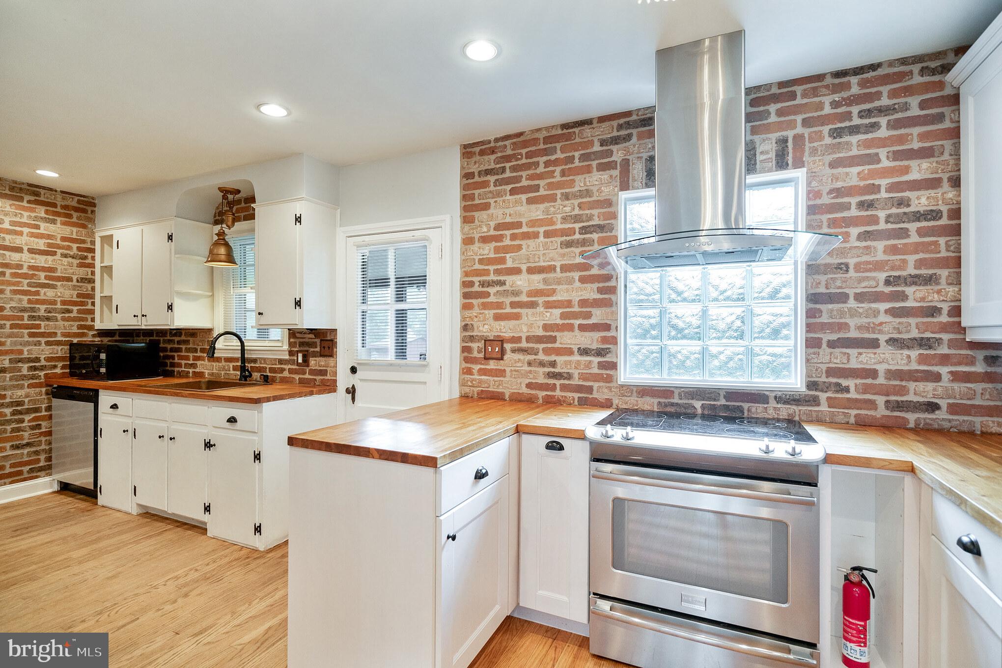 MAPLEWOOD - Residential Lease