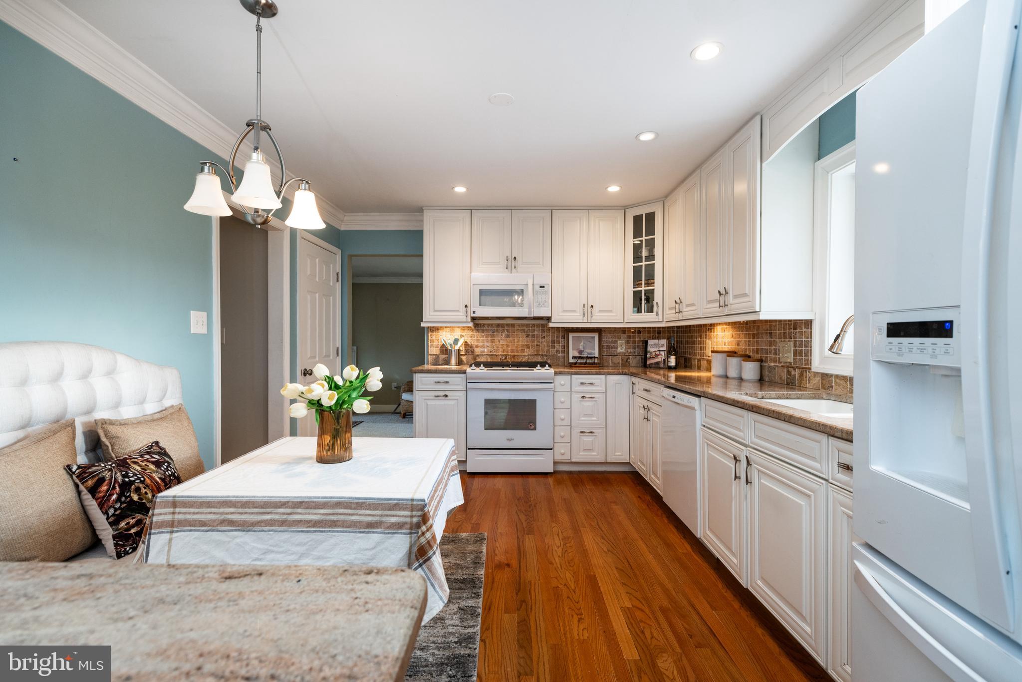 77 WHITE CLAY CRESCENT