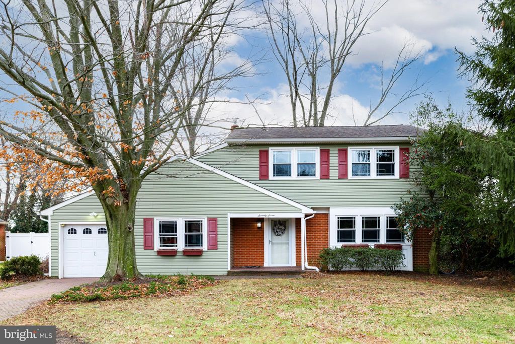 Photo of 77 White Clay Crescent, NEWARK, DE 19711 (MLS # DENC2095340)