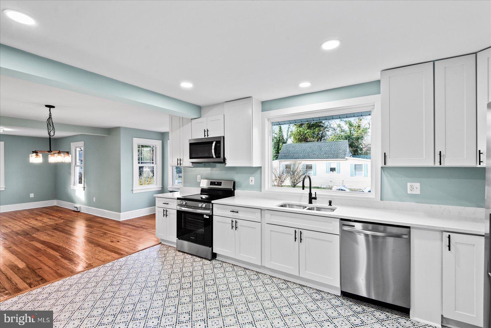 CLASSIC SHORES - Residential