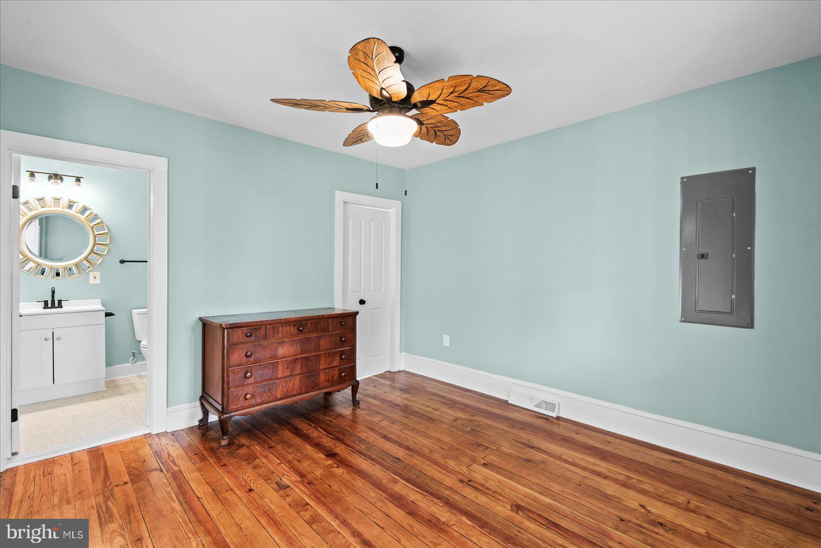 CLASSIC SHORES - Residential