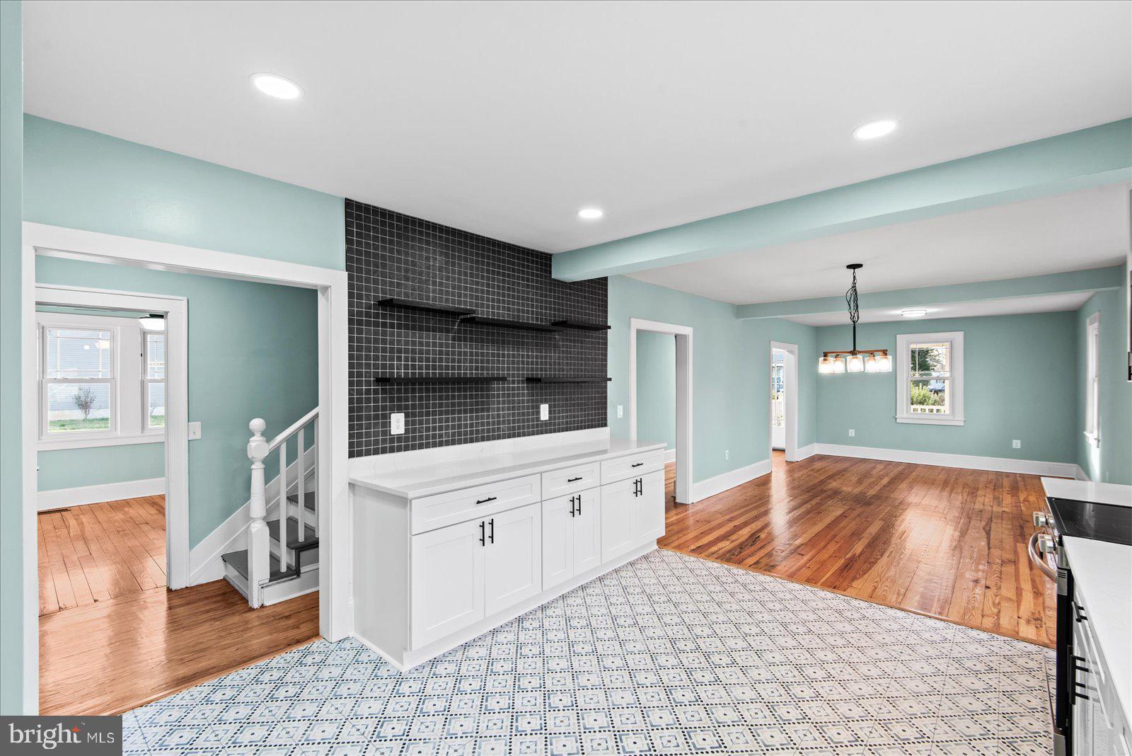 CLASSIC SHORES - Residential