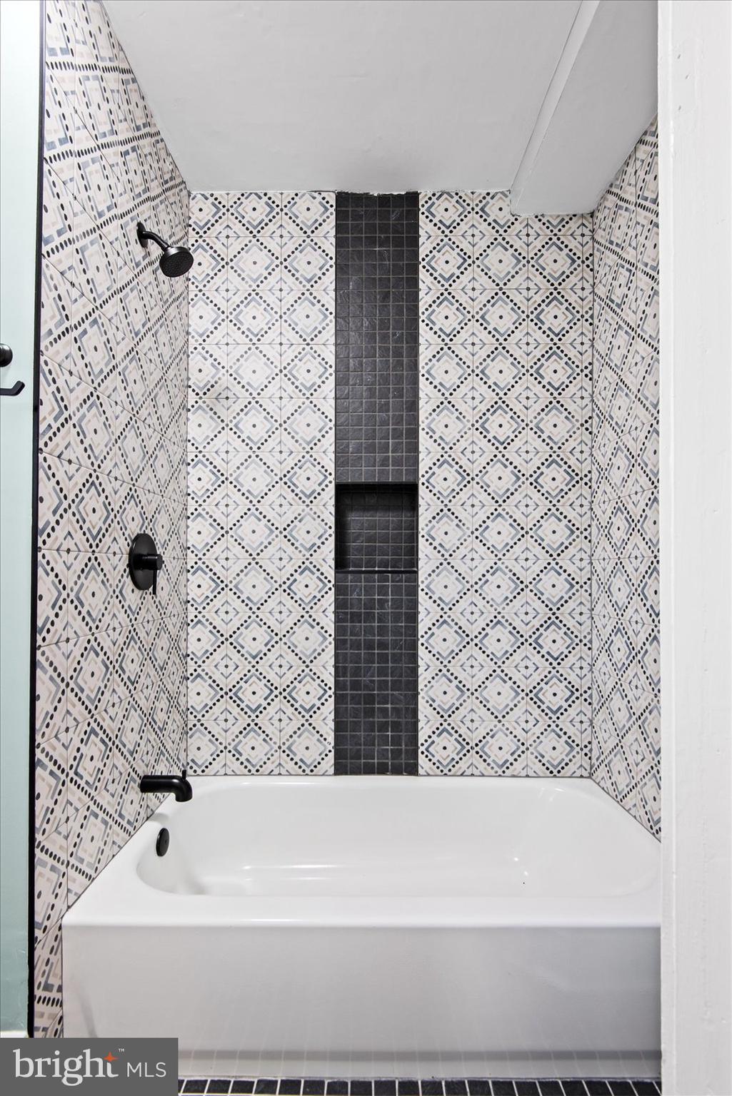 CLASSIC SHORES - Residential