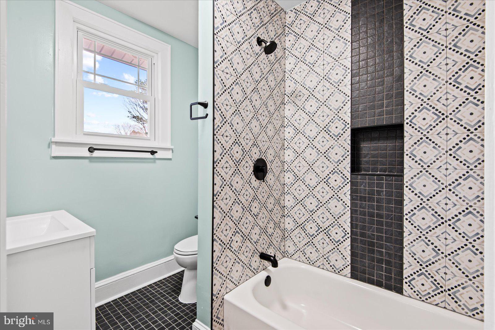 CLASSIC SHORES - Residential