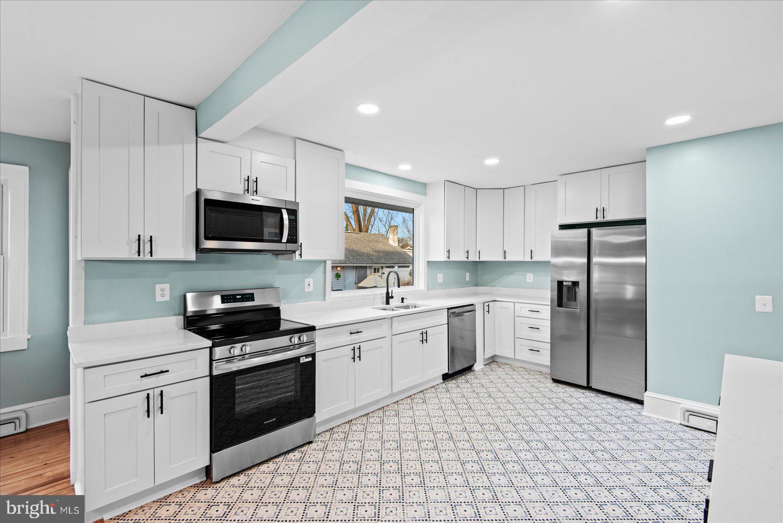 CLASSIC SHORES - Residential