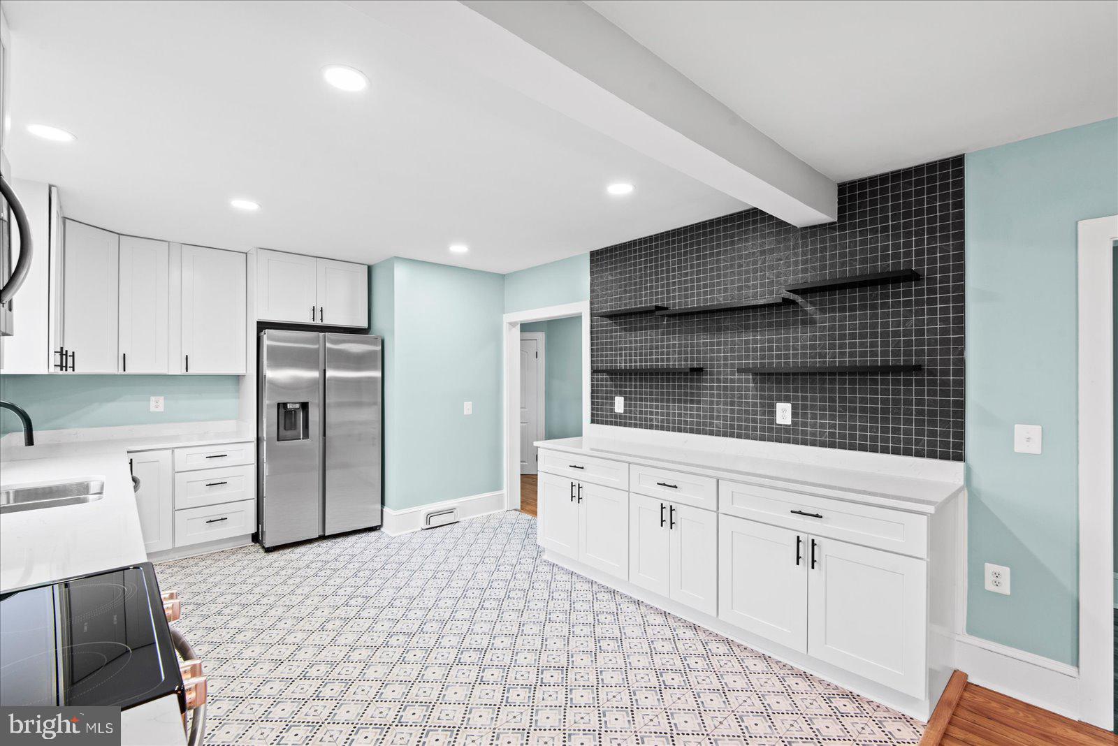 CLASSIC SHORES - Residential