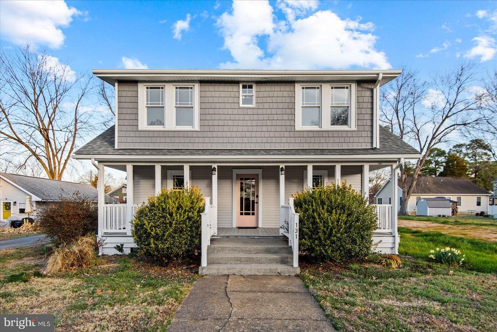 Photo of 131 3rd St, COLONIAL BEACH, VA 22443 (MLS # VAWE2010678)