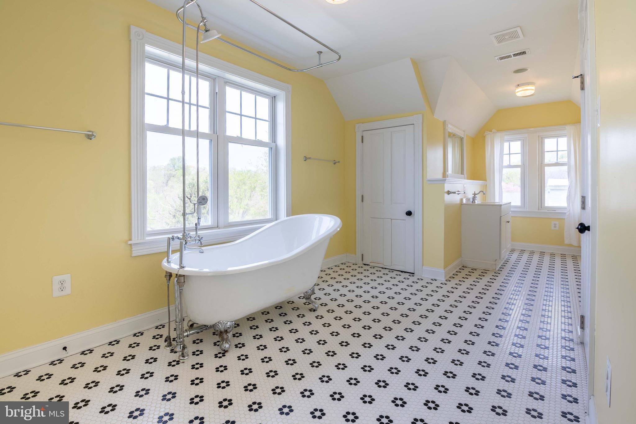 BRUNSWICK - Residential