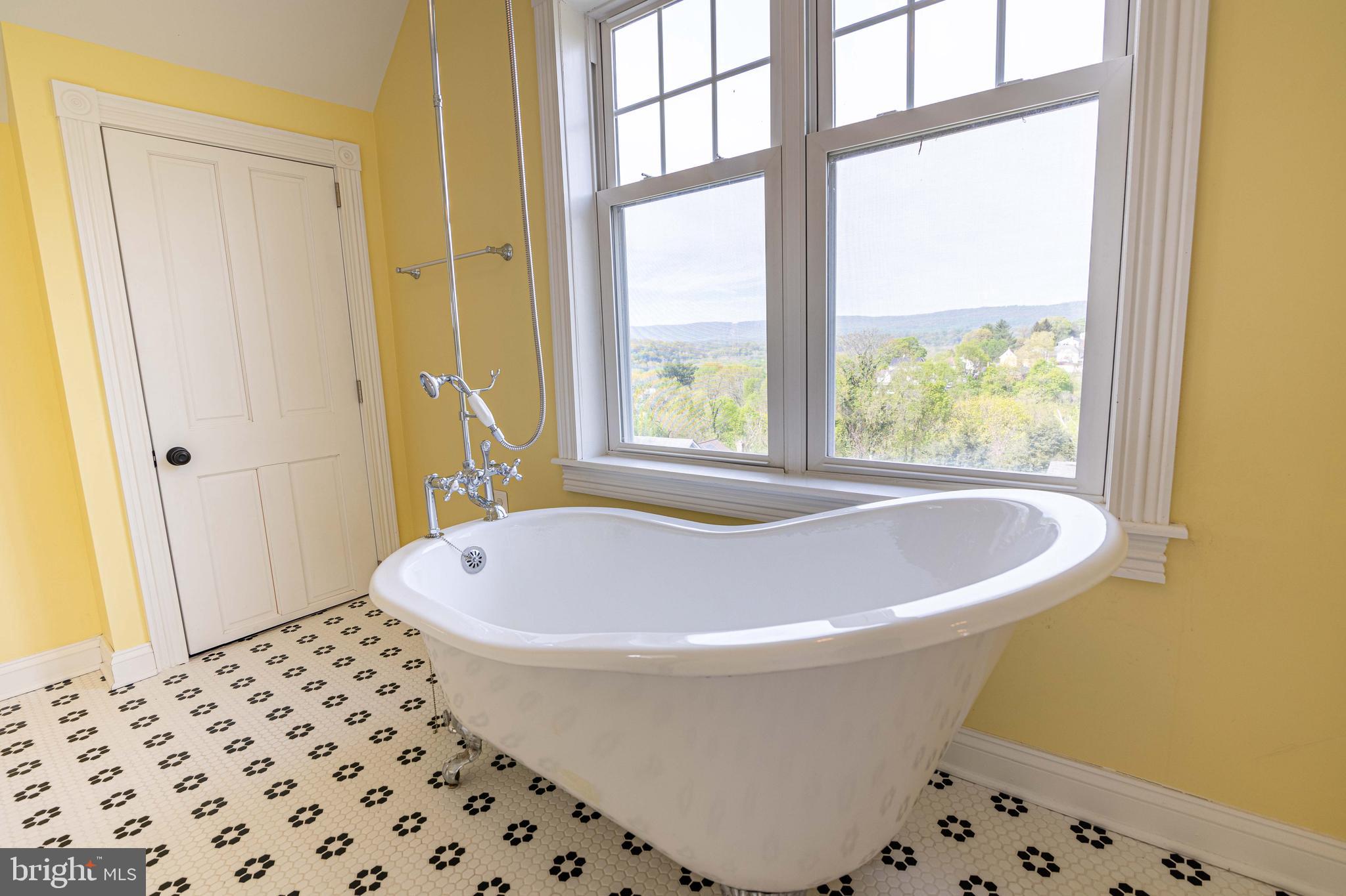 BRUNSWICK - Residential