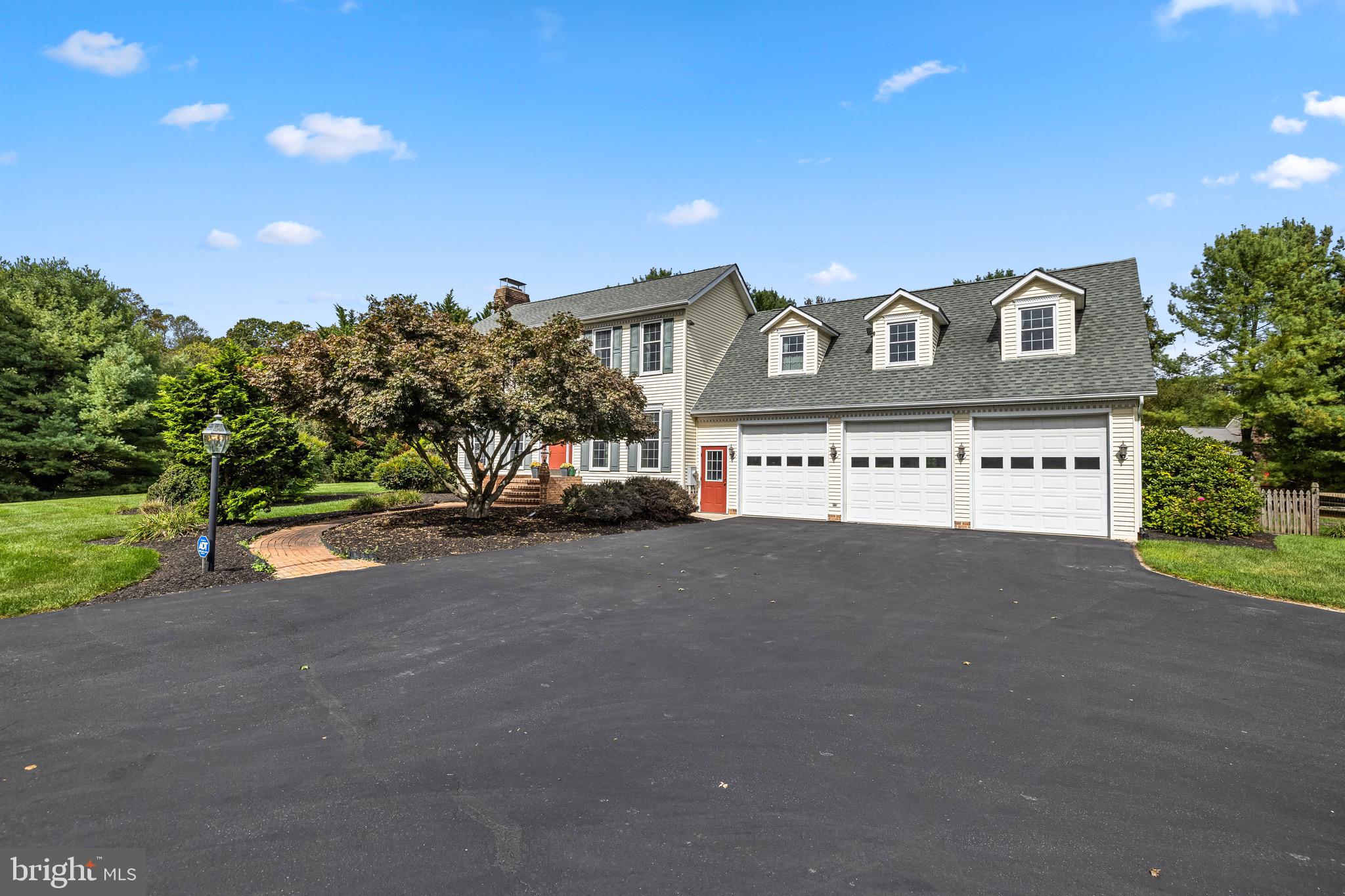 700 MAPLEHURST LANE