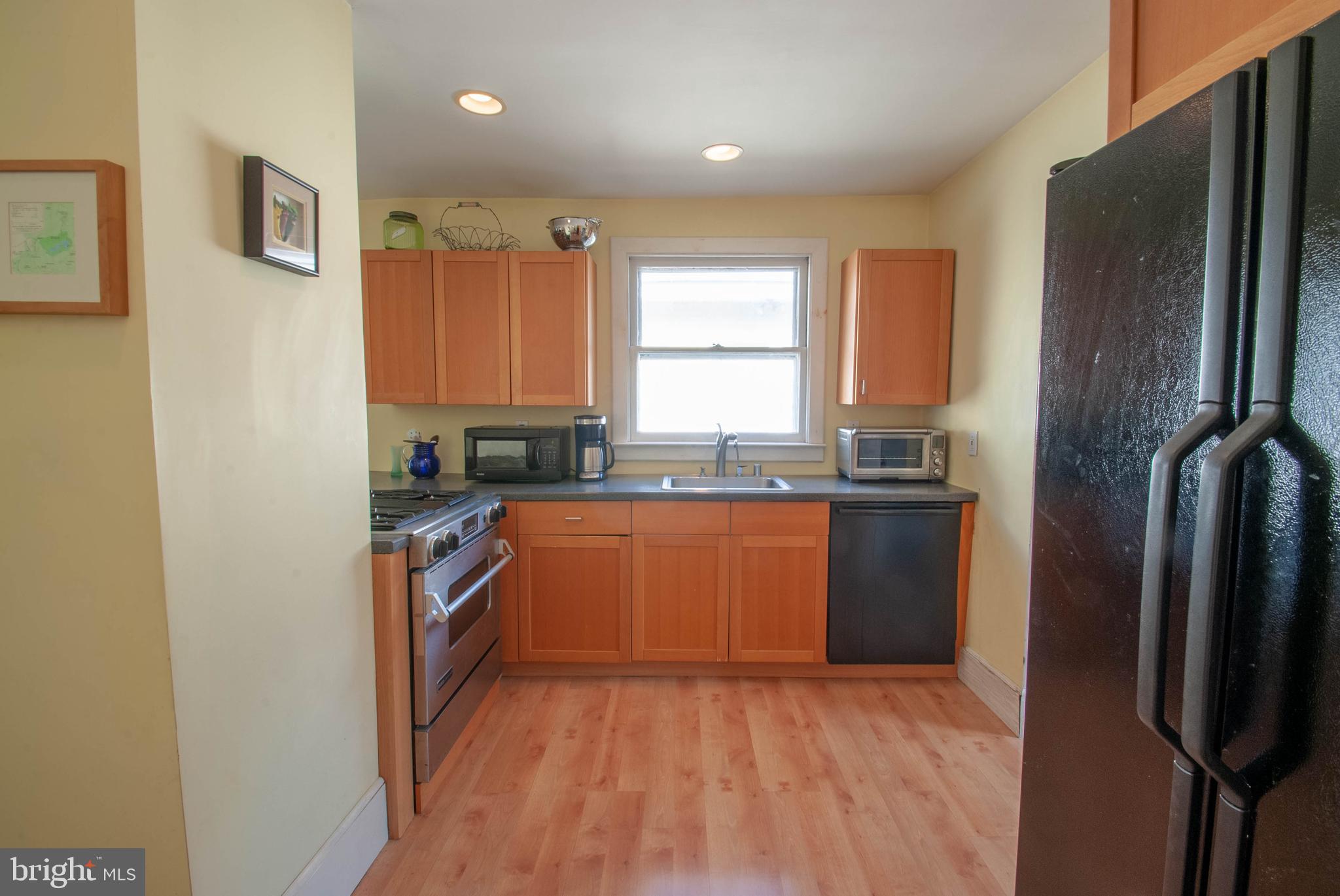 EASTPORT - Commercial Sale