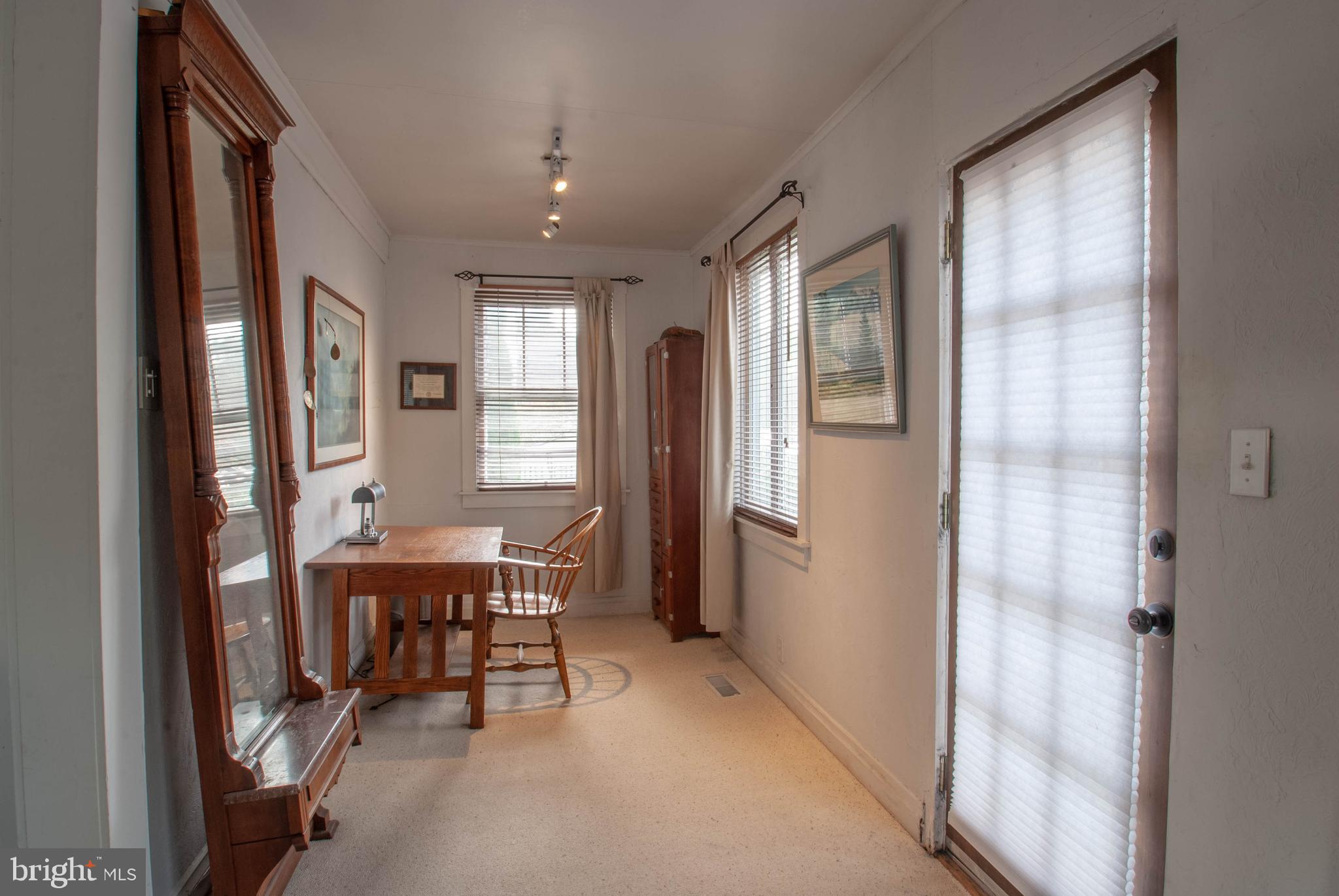 EASTPORT - Commercial Sale