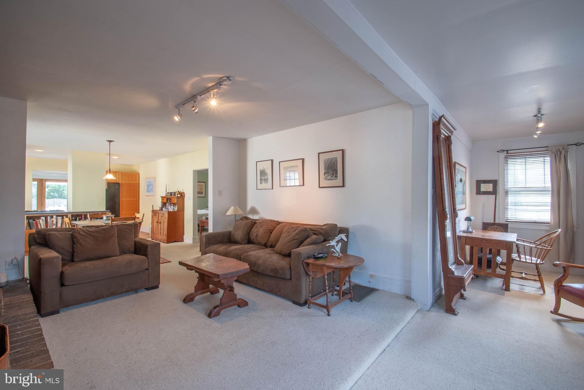 EASTPORT - Commercial Sale