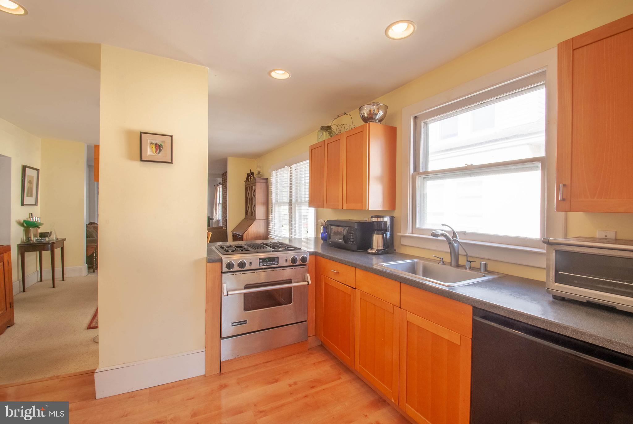 EASTPORT - Commercial Sale