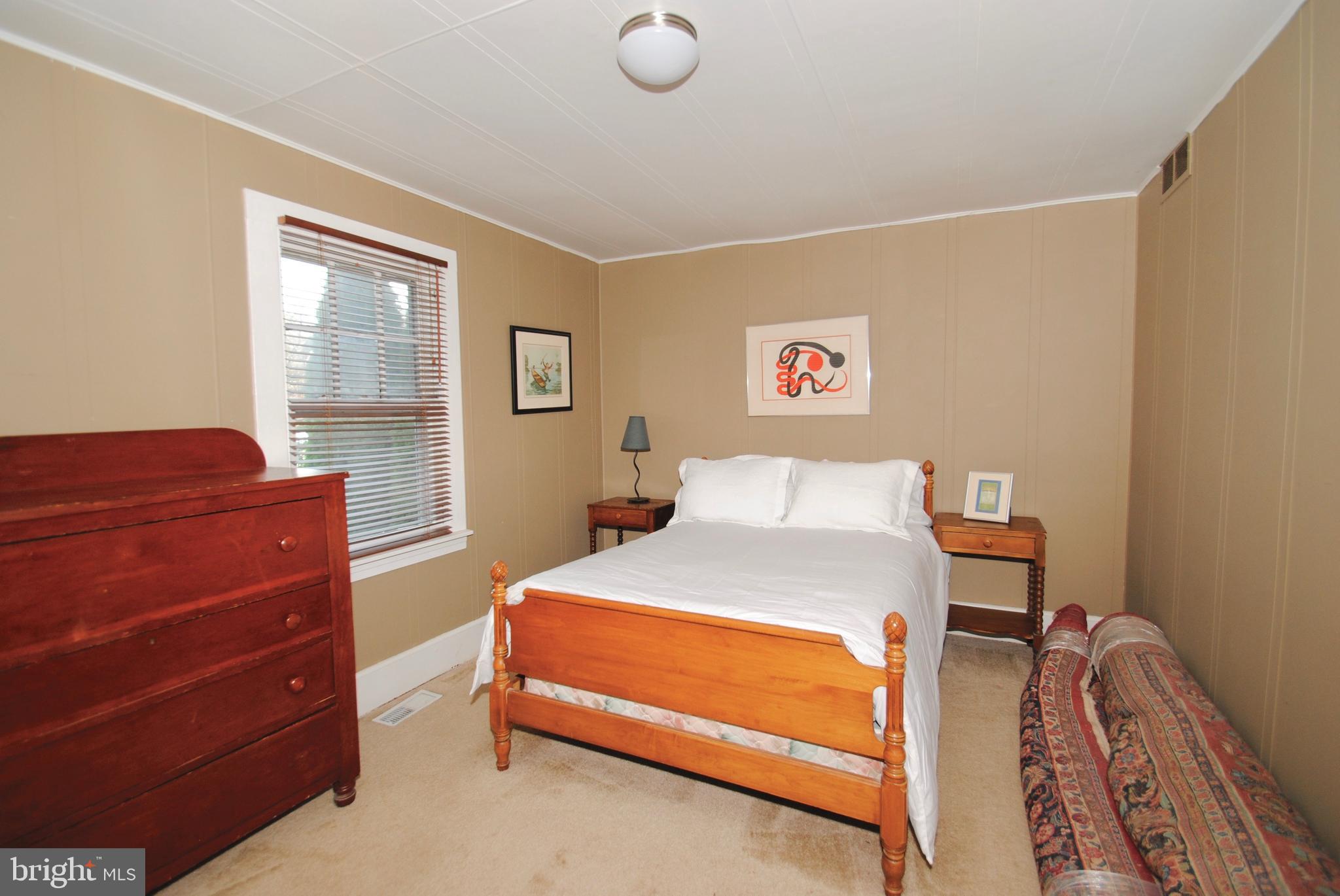 EASTPORT - Commercial Sale