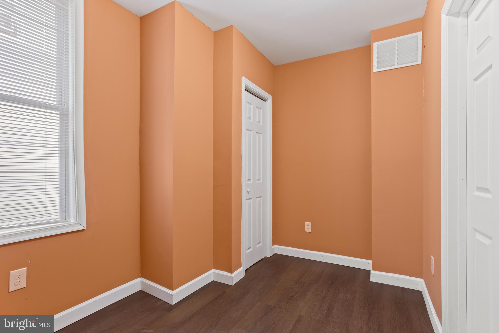 IRVINGTON - Residential Income