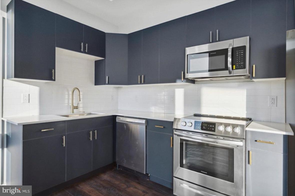 GRAYS FERRY - Commercial Sale