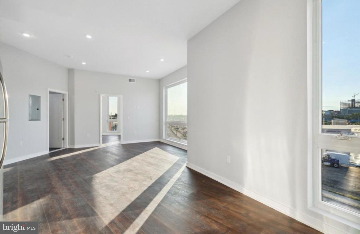 GRAYS FERRY - Commercial Sale