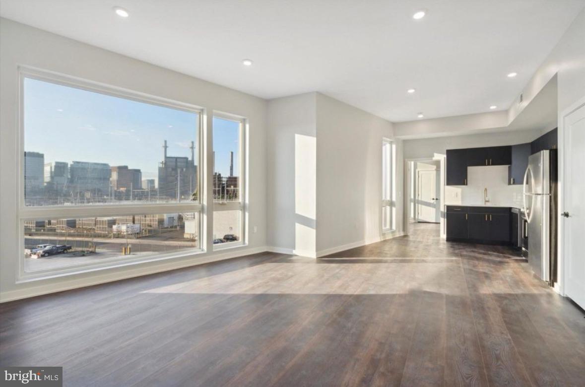 GRAYS FERRY - Commercial Sale