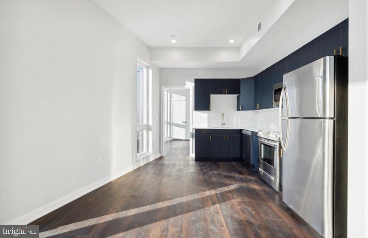 GRAYS FERRY - Commercial Sale