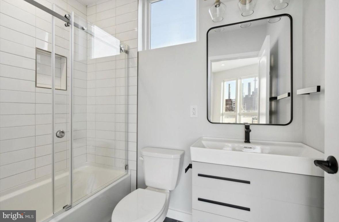 GRAYS FERRY - Commercial Sale