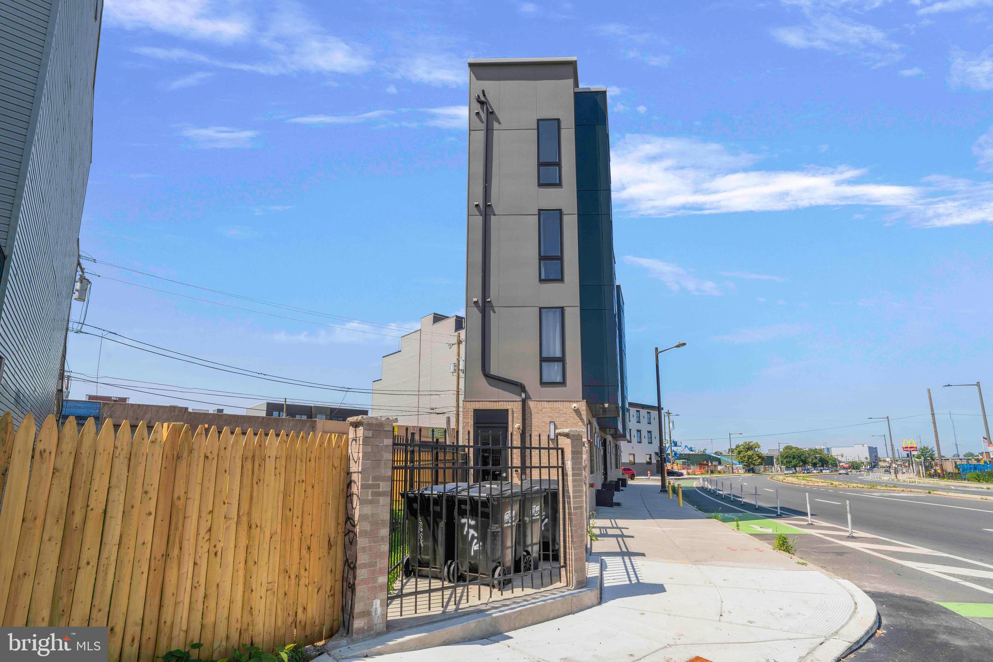 GRAYS FERRY - Commercial Sale