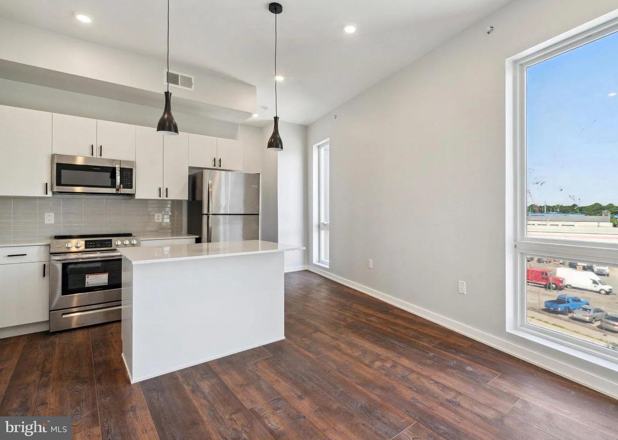 GRAYS FERRY - Commercial Sale