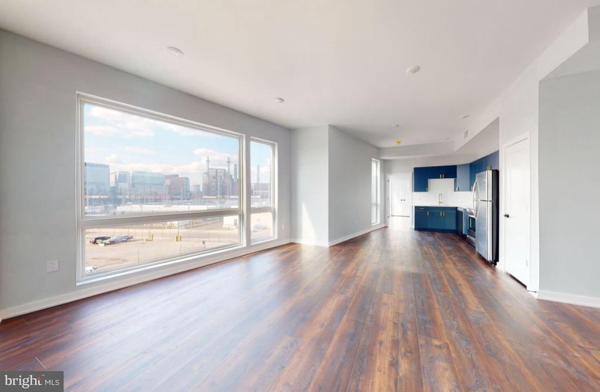 GRAYS FERRY - Commercial Sale