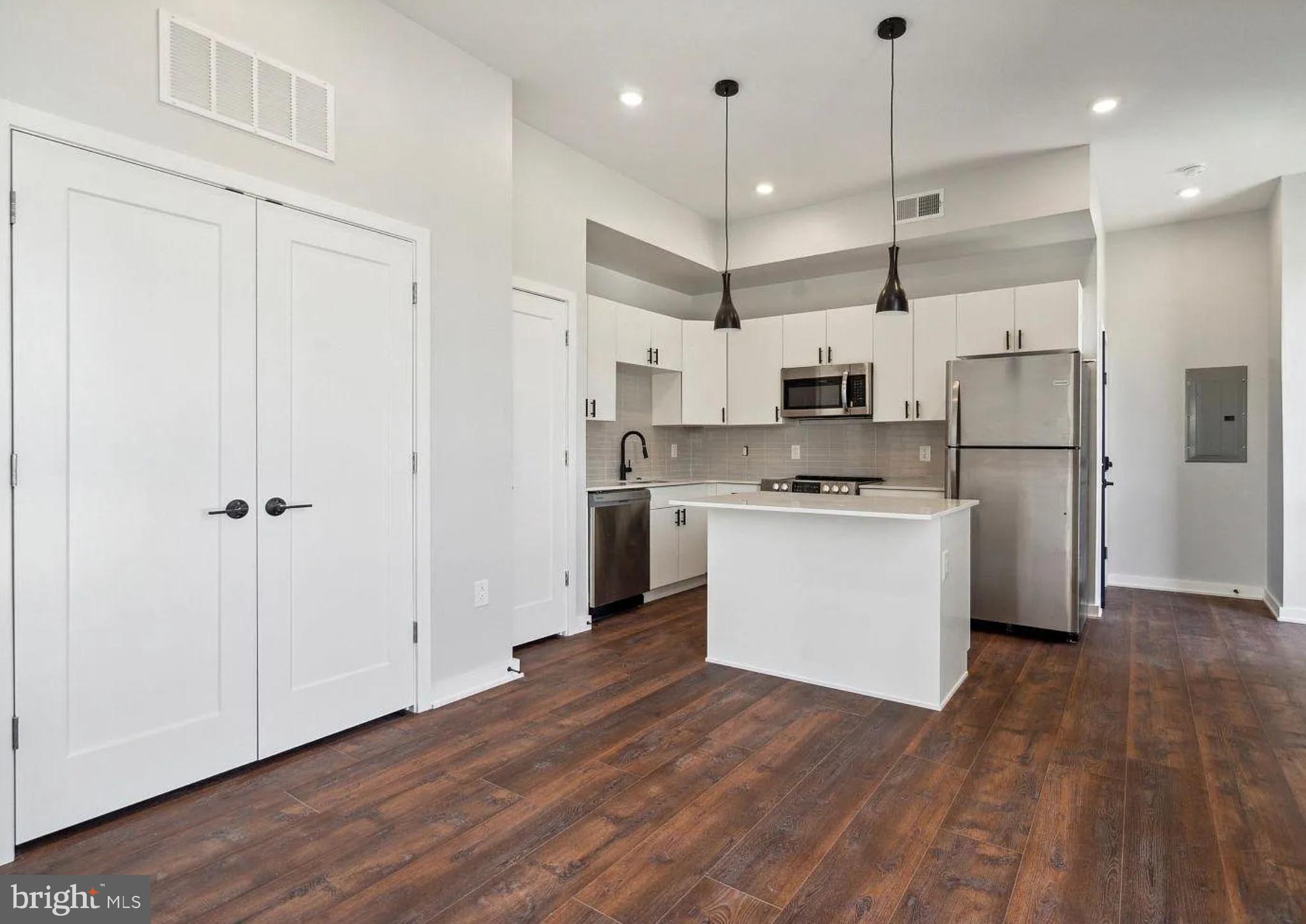 GRAYS FERRY - Commercial Sale